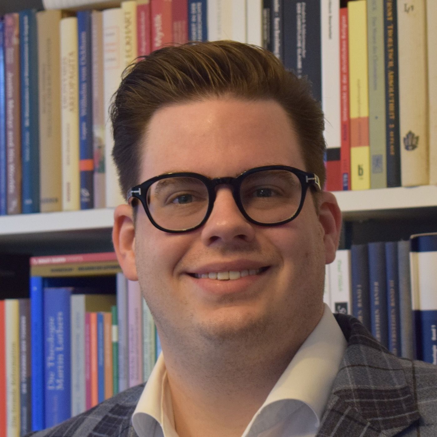#030 - Glauben, Queerness und Machtmissbrauch - mit Dr. Elis Eichener