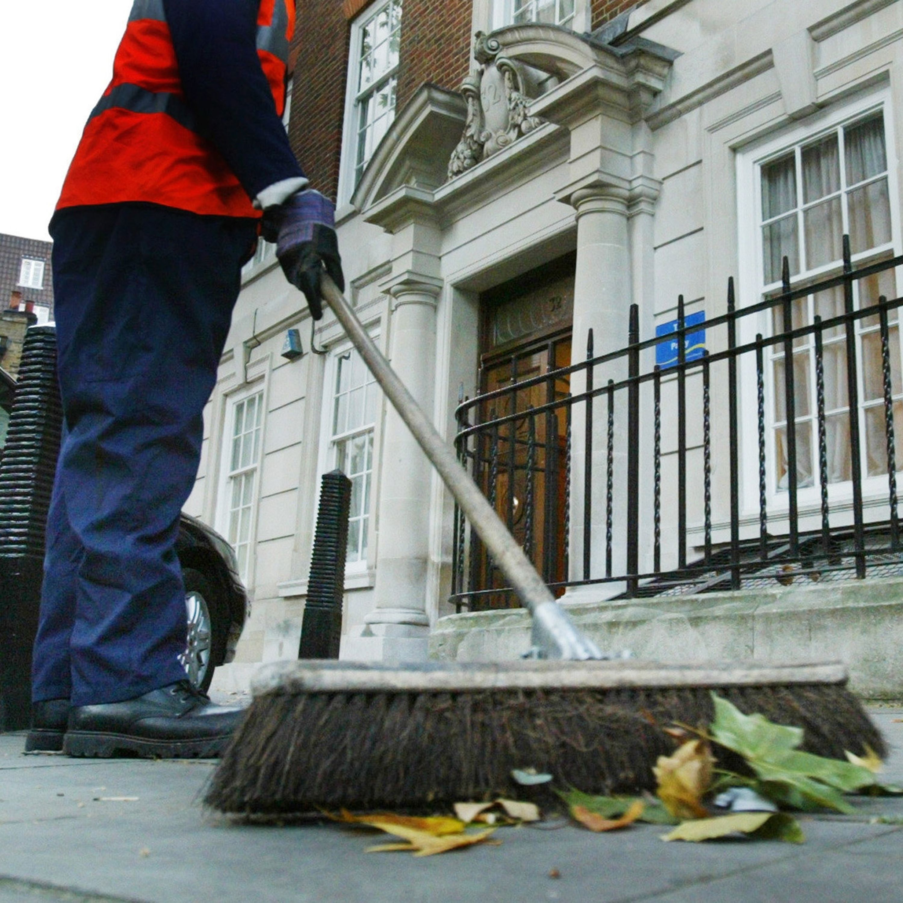 UK economic outlook worsens