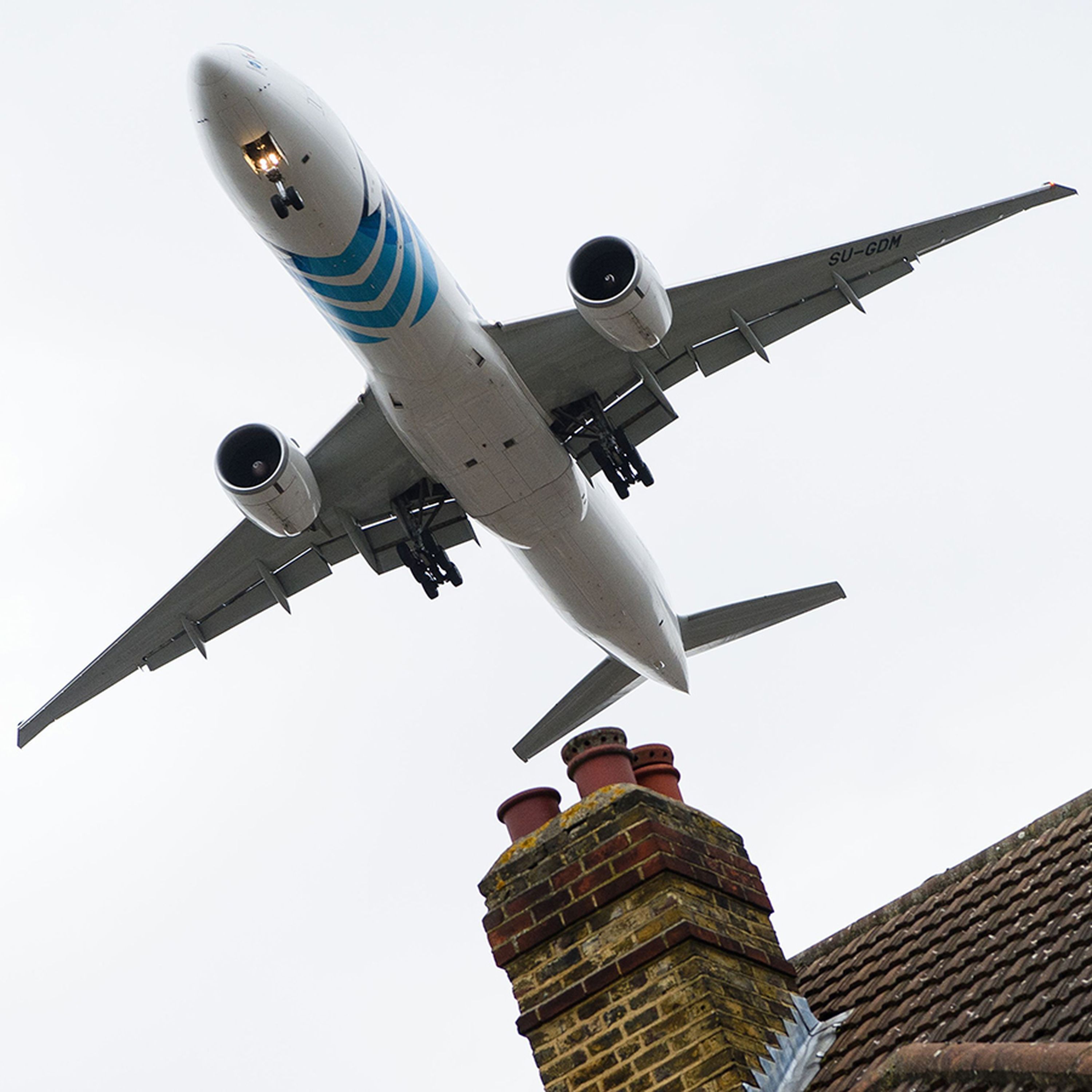 UK government backs Heathrow expansion