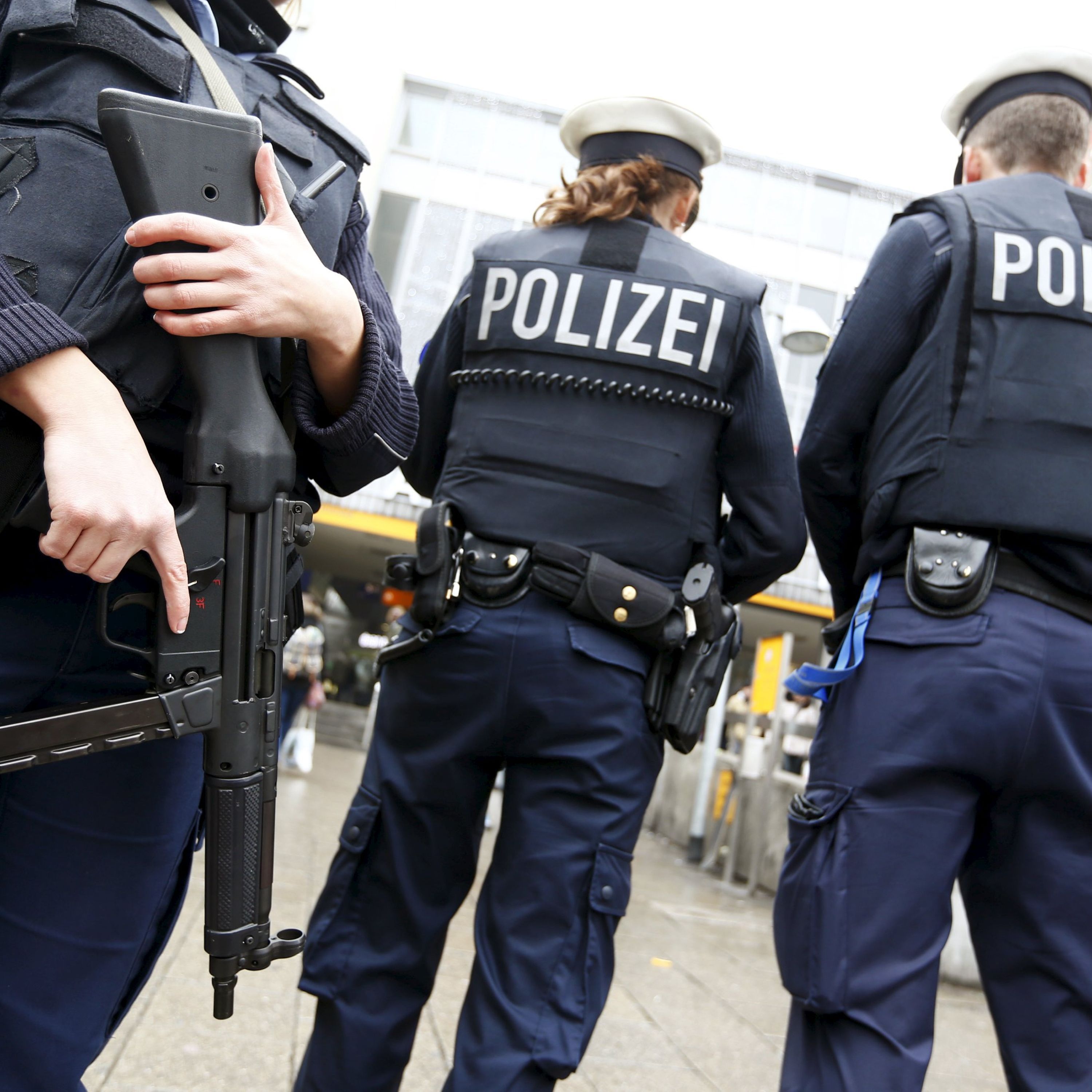 German refugee policy under fire after Cologne attacks