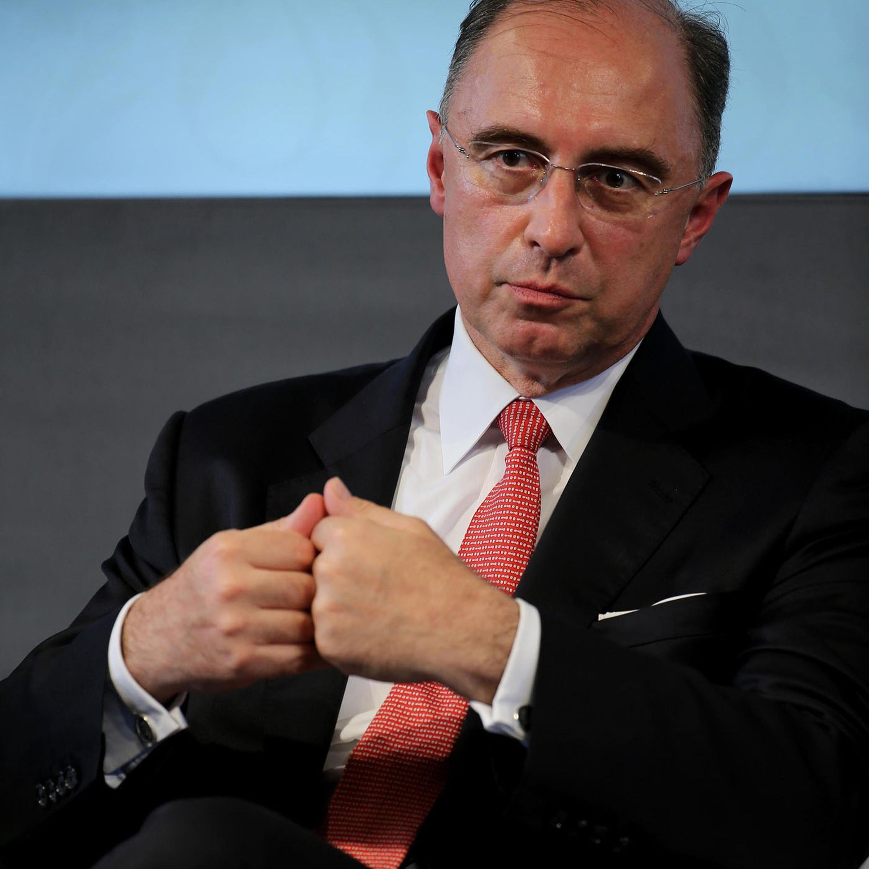 LSE's Rolet stands down after damaging power struggle
