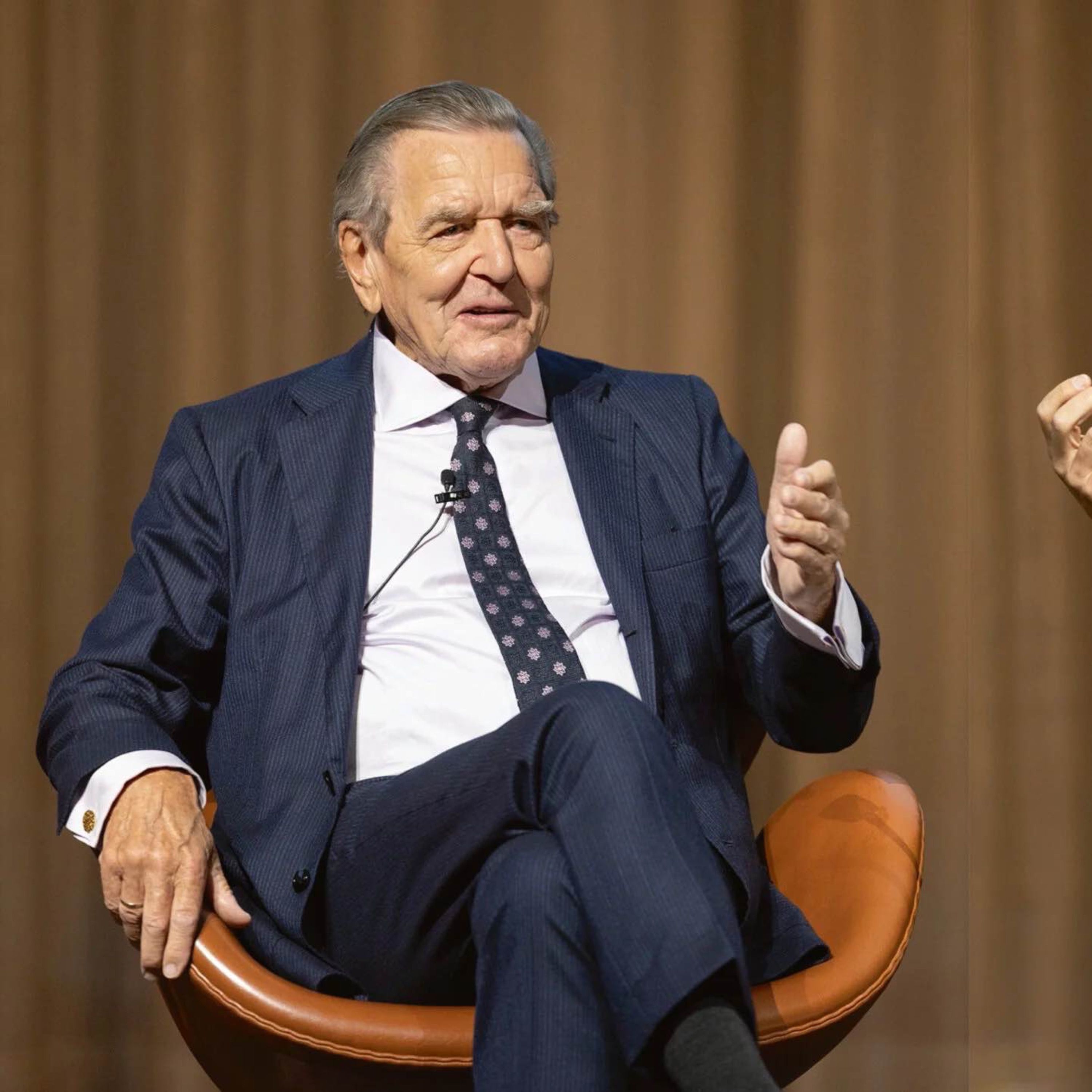 «Wir sollten uns nicht auf die Amerikaner verlassen»: Gerhard Schröder über den Krieg, Europa und sein Leben in der Politik