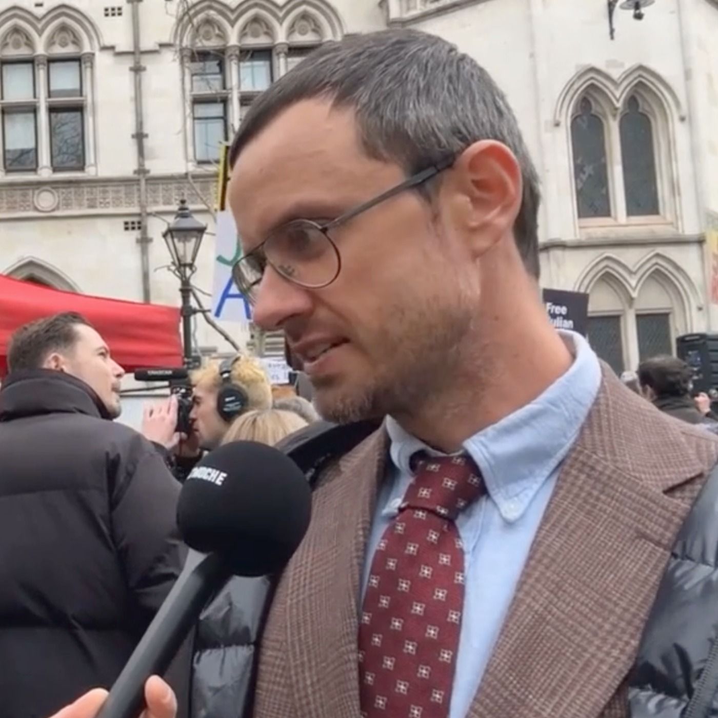 «Der Prozess zerreisst unsere Familie»: Gabriel Shipton über den Gesundheitszustand seines Bruders Julien Assange und warum er den Glauben an die Freilassung nicht aufgegeben hat