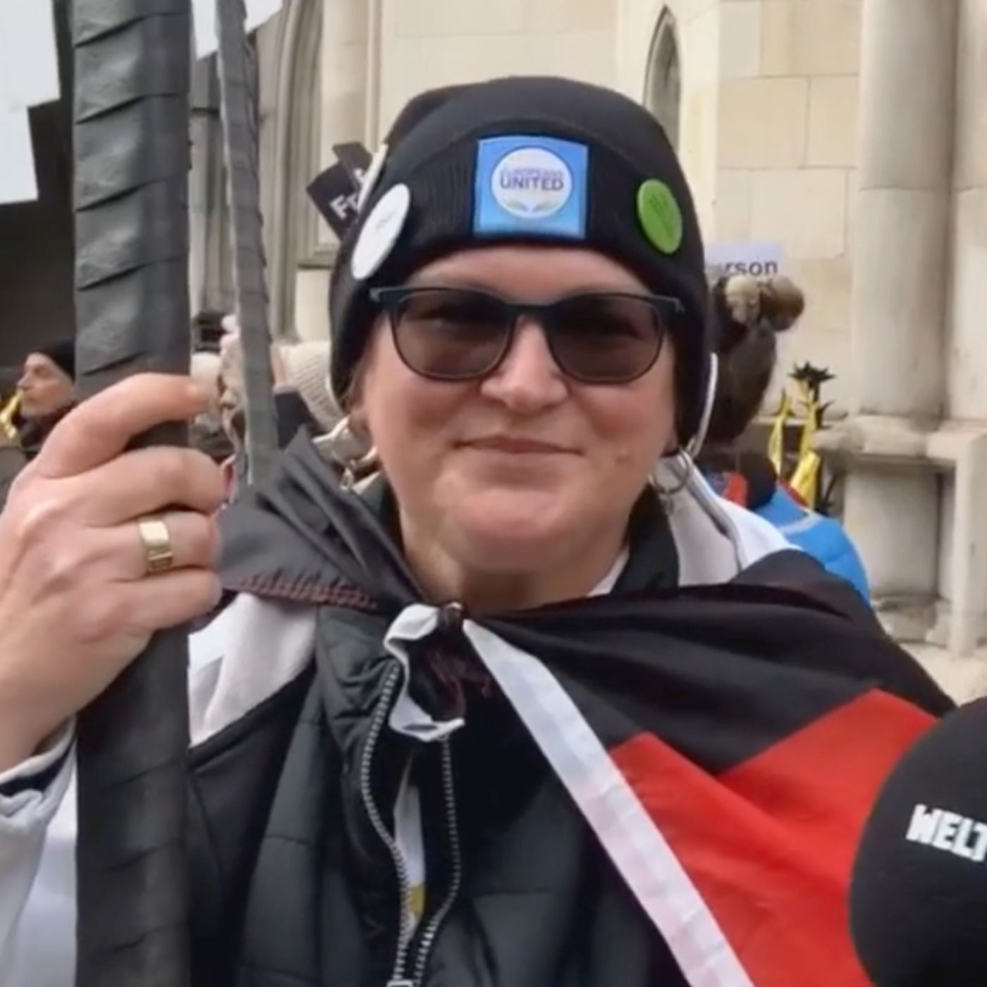 Von Baerbock enttäuscht: Claudia aus Mainz über den Assange-Prozess und die klangvollen Versprechen deutscher Politiker, die allesamt über den Haufen geworfen wurden