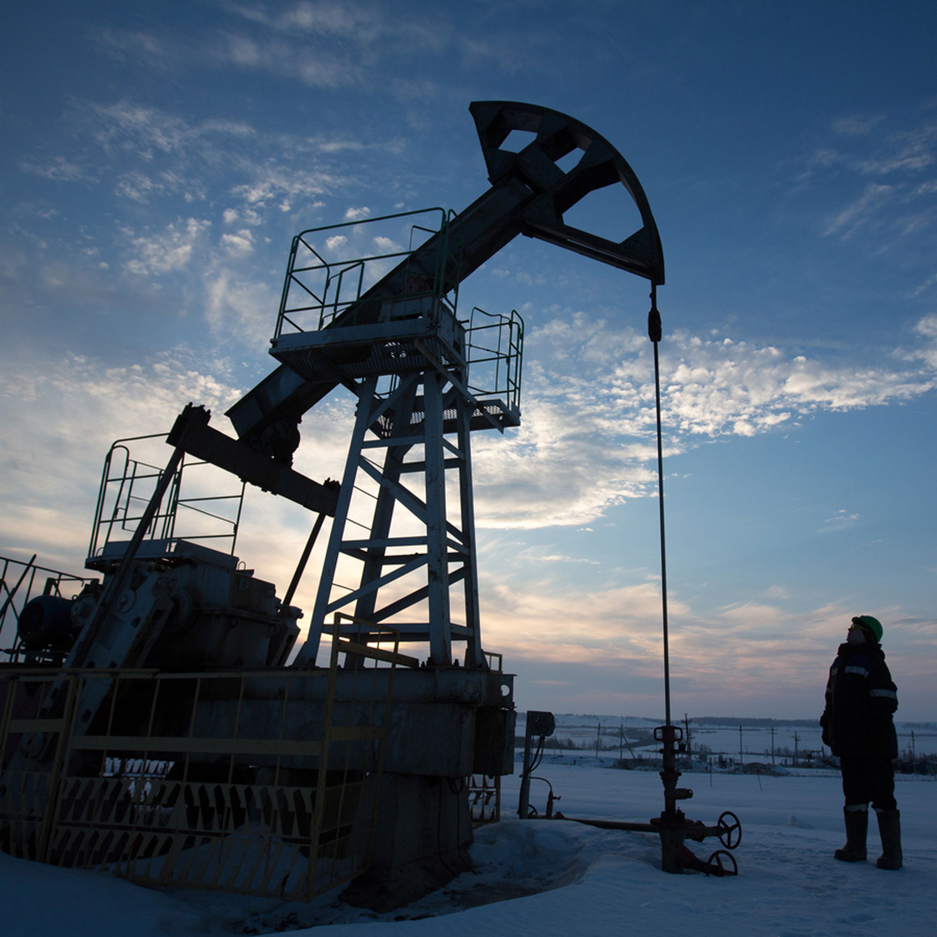 Trader uses $1bn dividend to sever ties with Russian oligarch