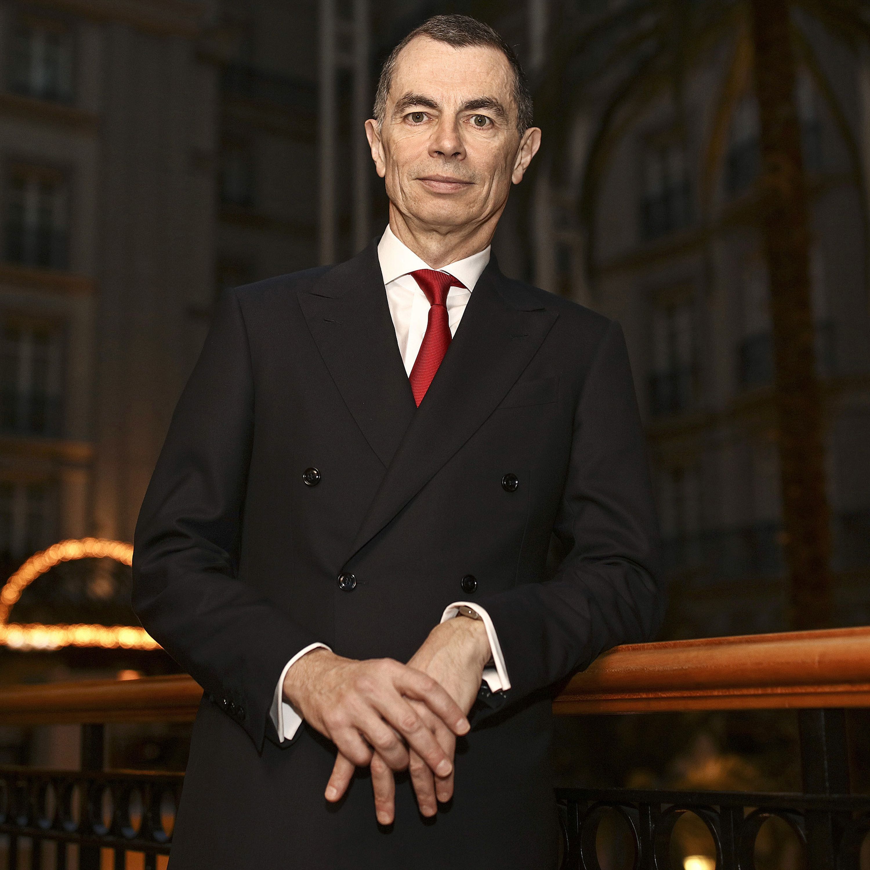 Unicredit chief discusses Italian bank's restructuring plan