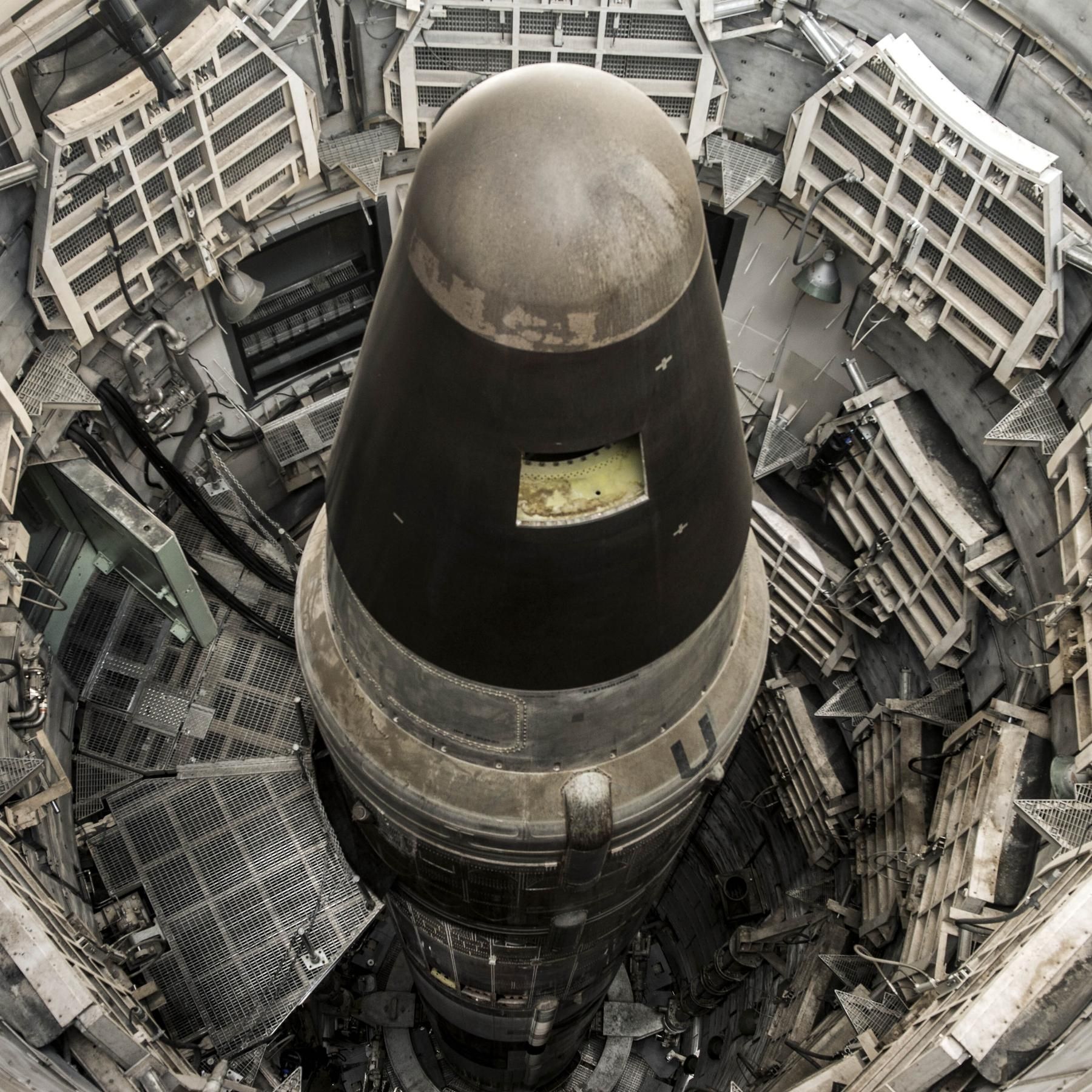 Oppenheimer, das Manhattan-Projekt und Zeitalter der Atombombe