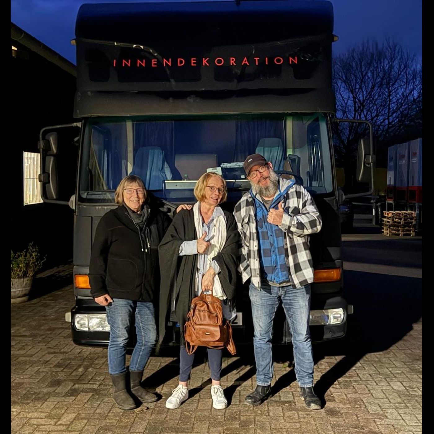 "Der LKW" - Roadtrip mit Discobeleuchtung