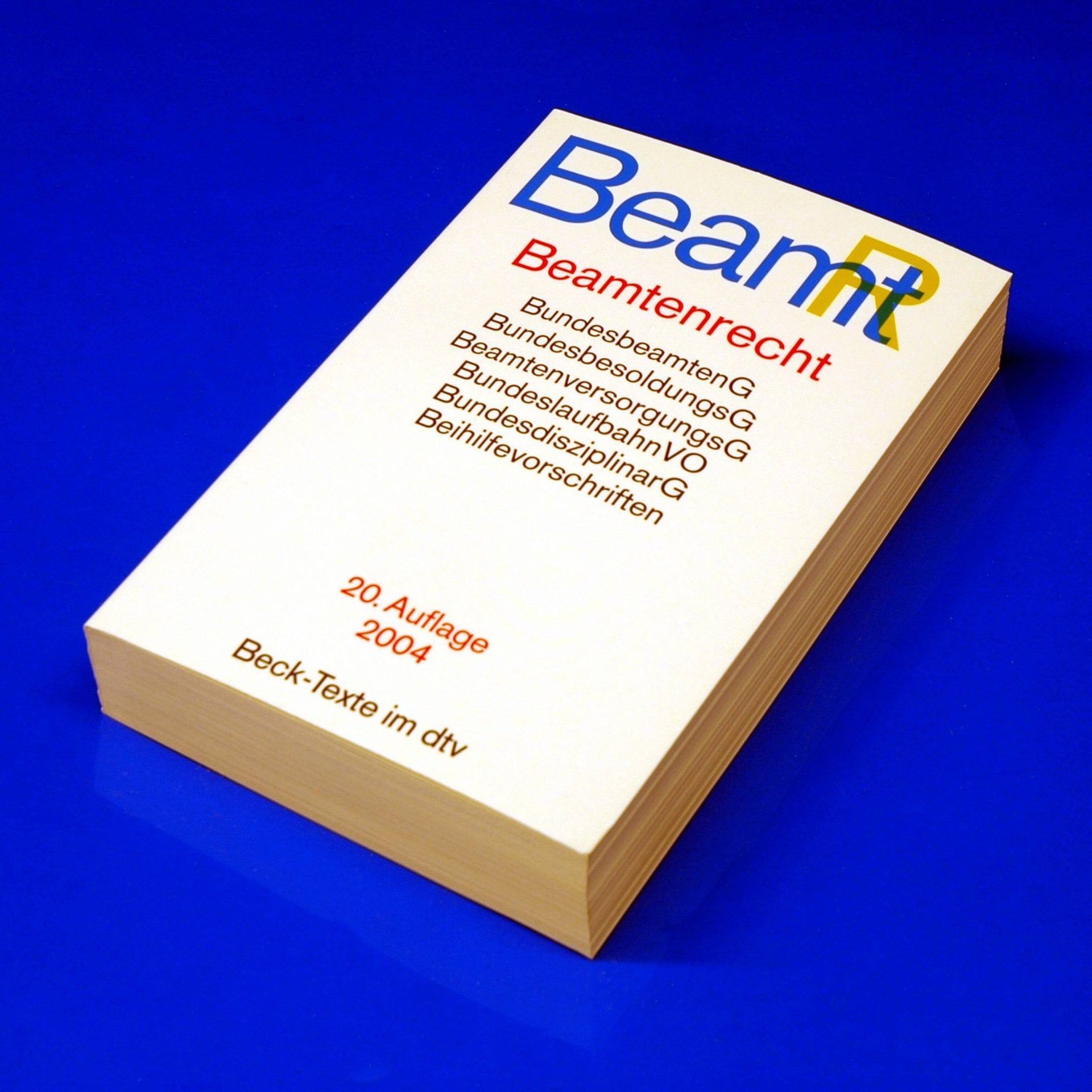 07.04.1933: Die Nationalsozialisten verschärfen das Beamtenrecht