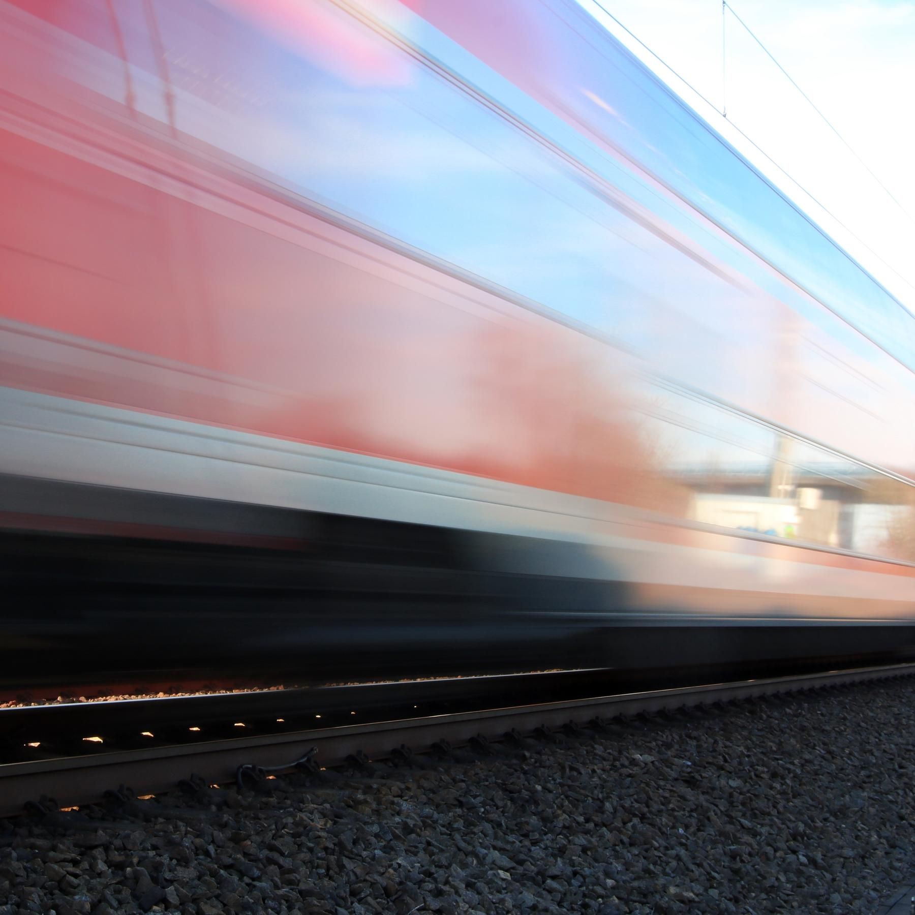 Hyperloop und Transrapid - Fernverkehrsmittel der Zukunft?
