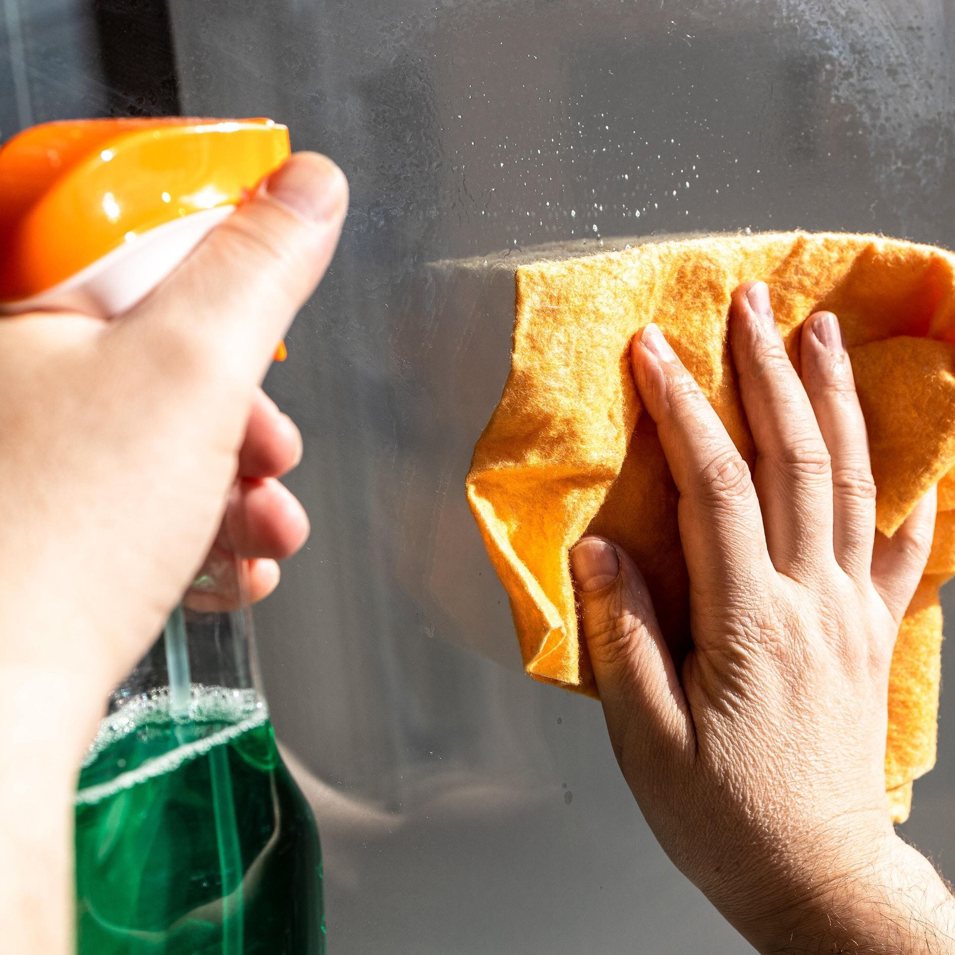 Putzen für die Seele? – Was Großreinemachen bewirken kann