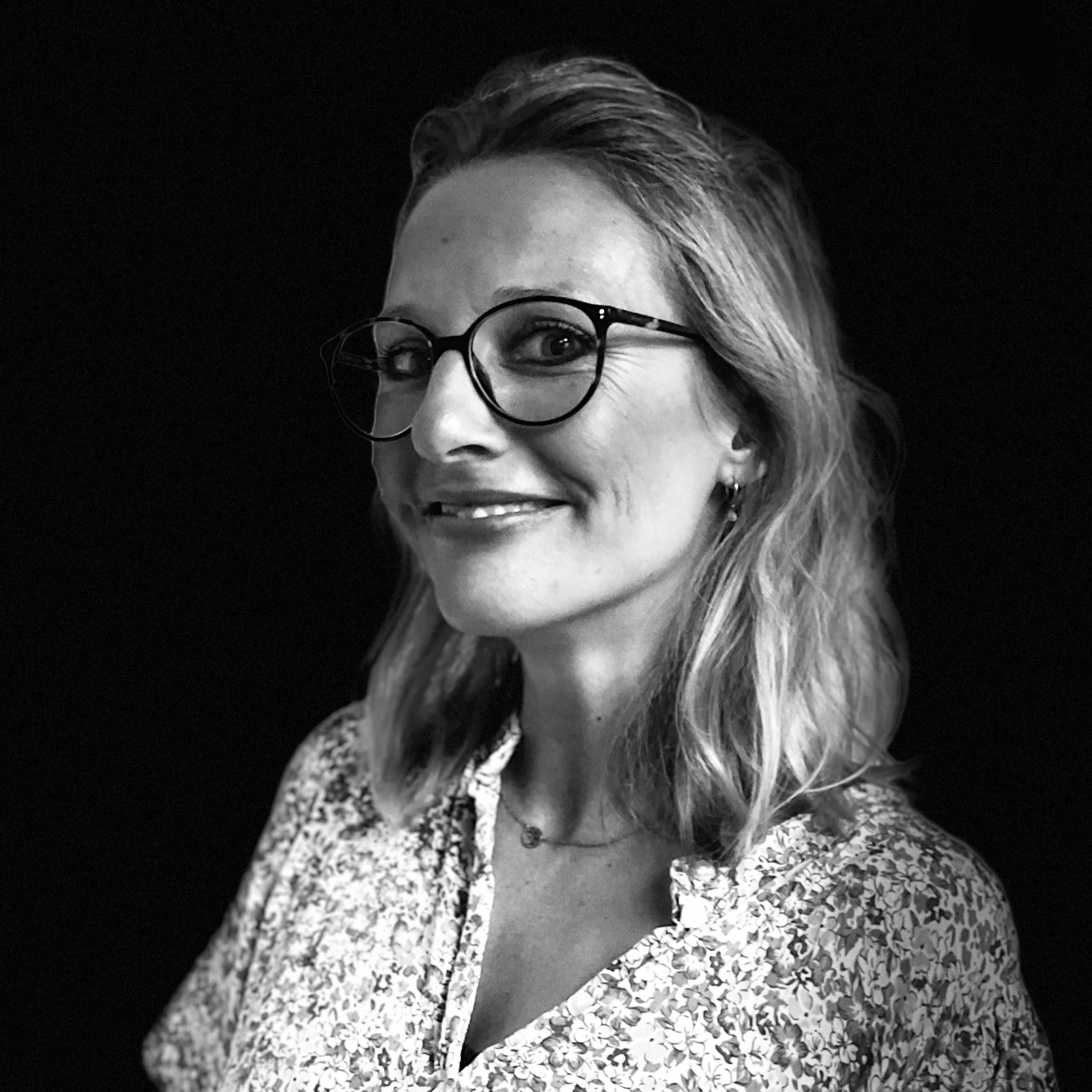 Kirstin Hesse - Vom Kirmesmikrofon zu den Brettern, die die Welt bedeuten