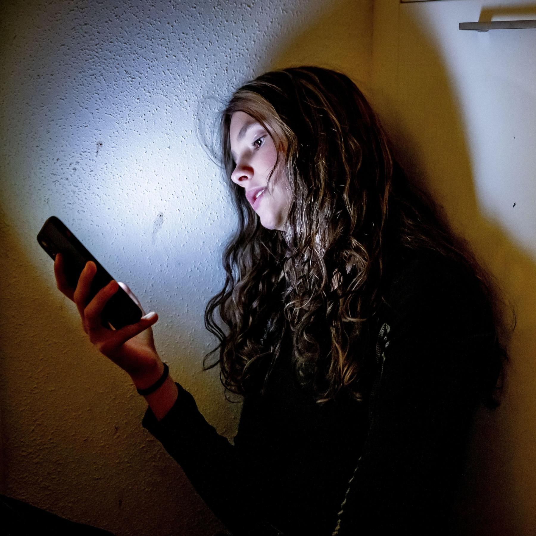Smartphones und Social Media: Wie gefährdet sind junge User?