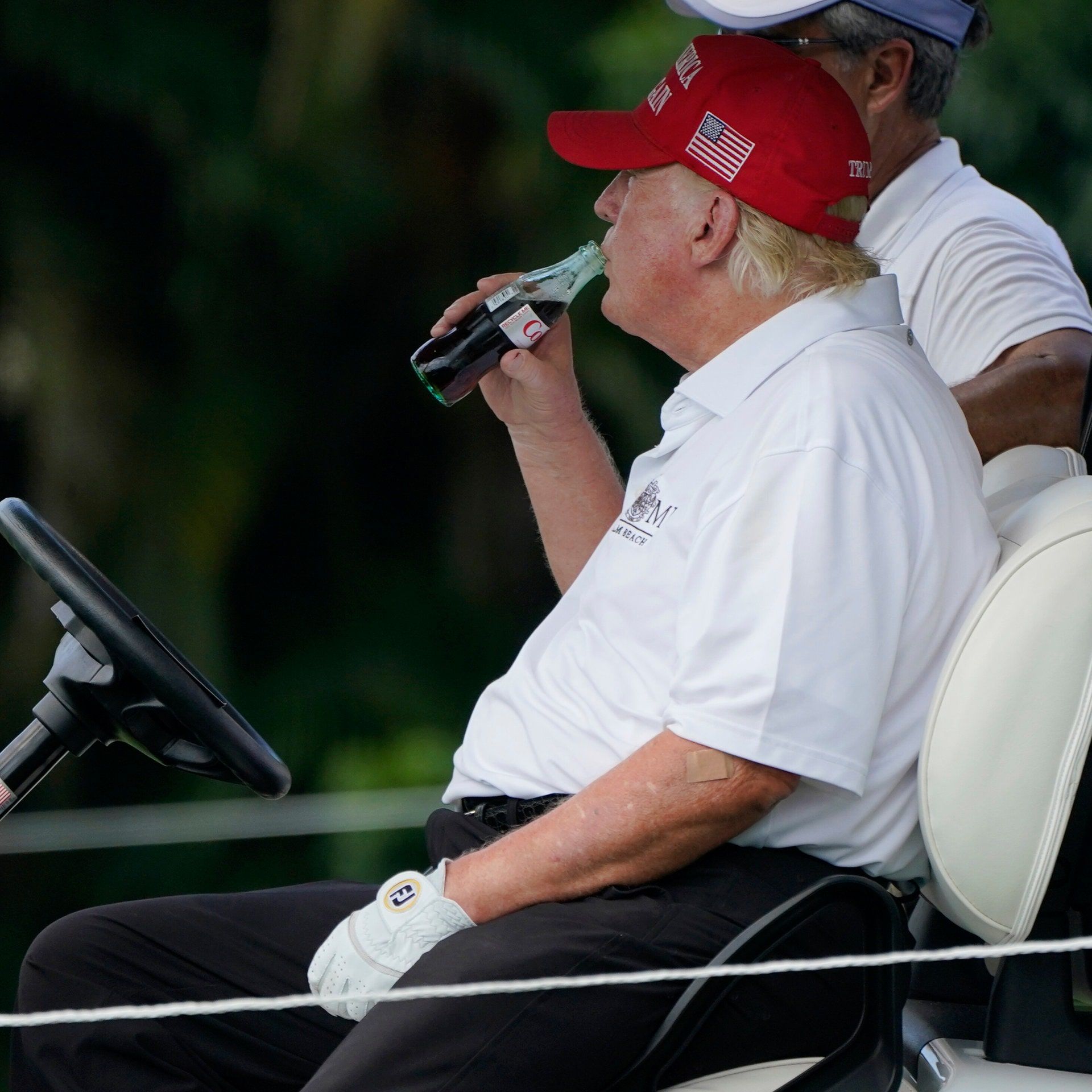 "Cola tötet Krebszellen": Trump pfeift auf Gesundheitsberater