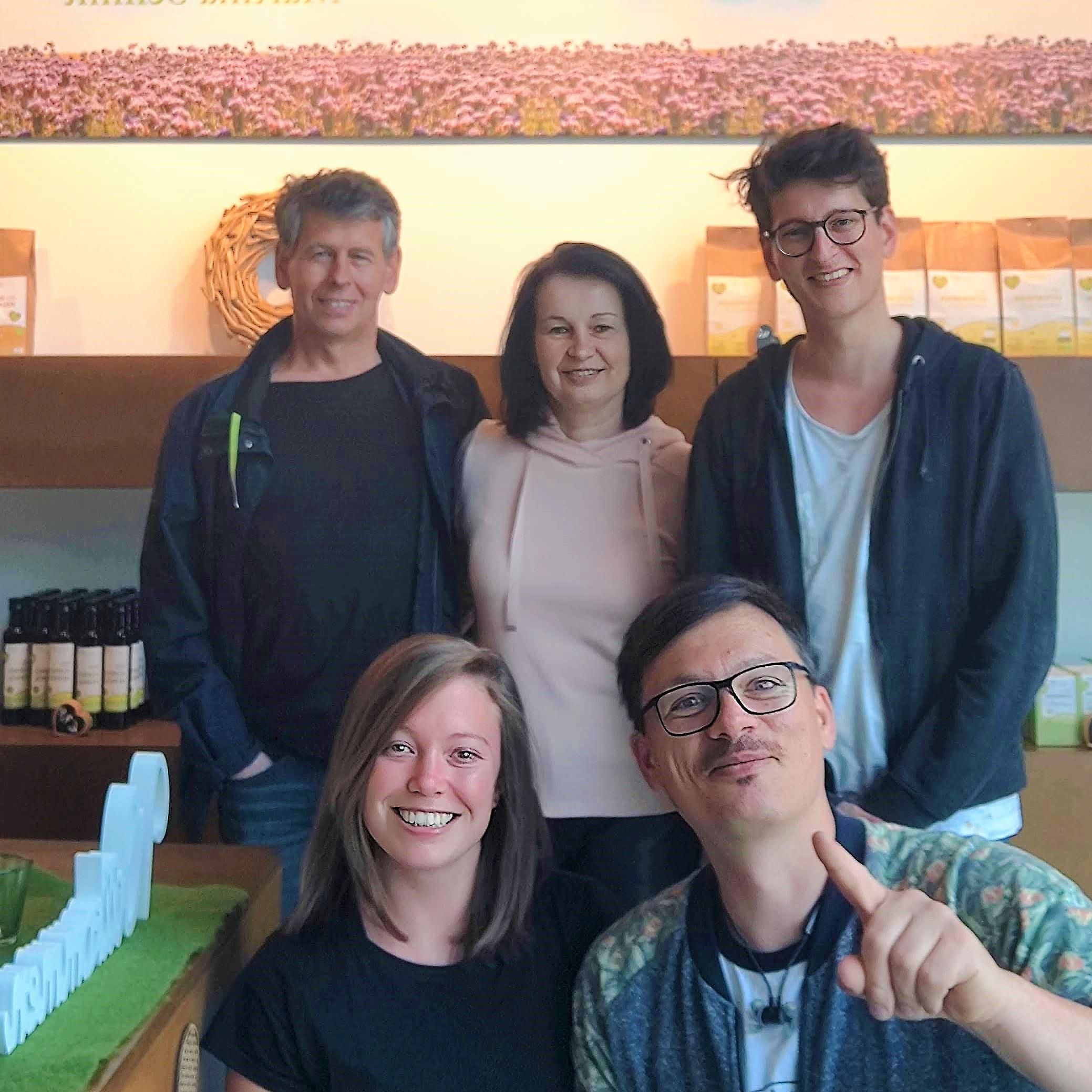 B2P035 Martina, Roman und Martin Schmit - Die Bio-Ackerbau Familie