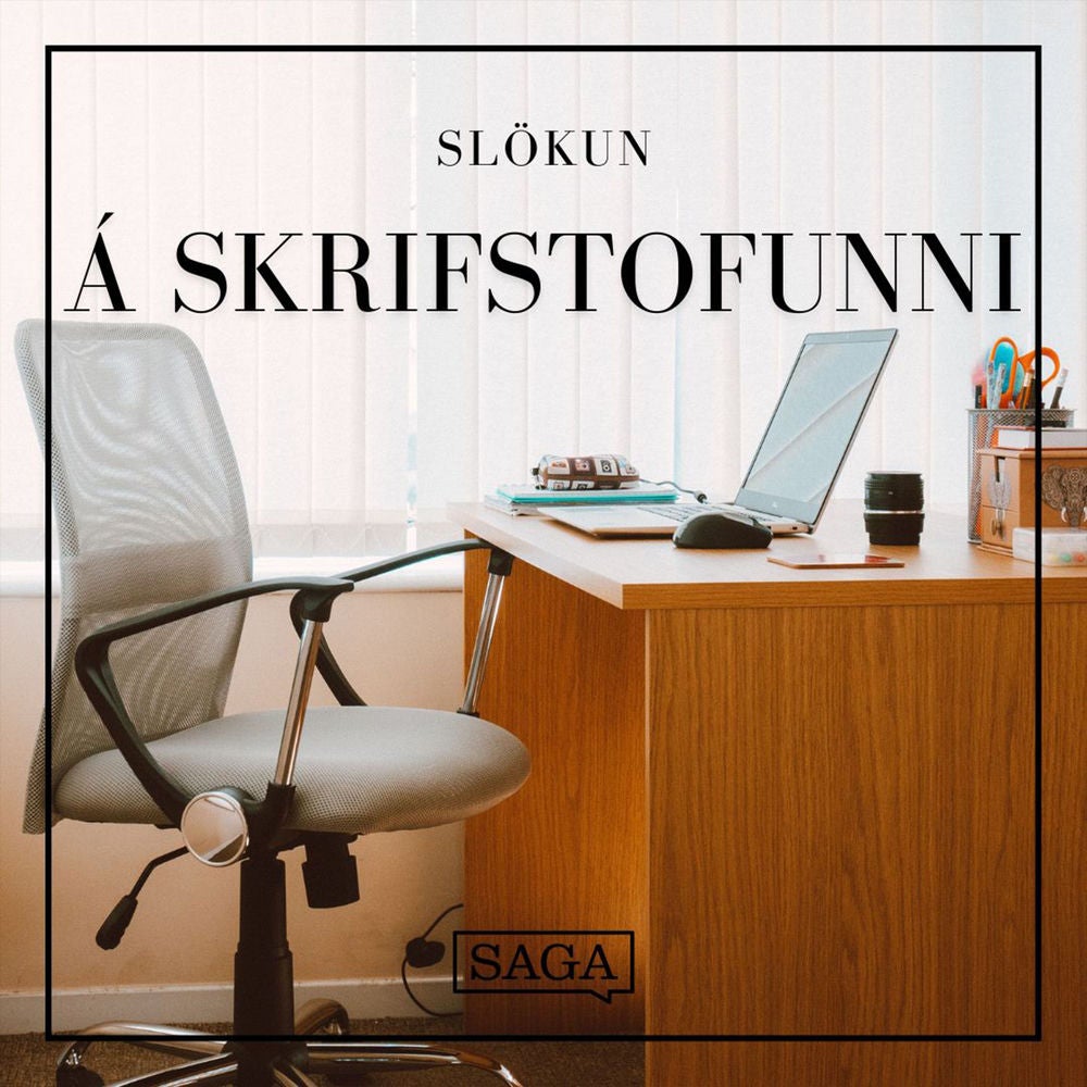 Á skrifstofunni - lyklaborð, pappír og kaffibollar