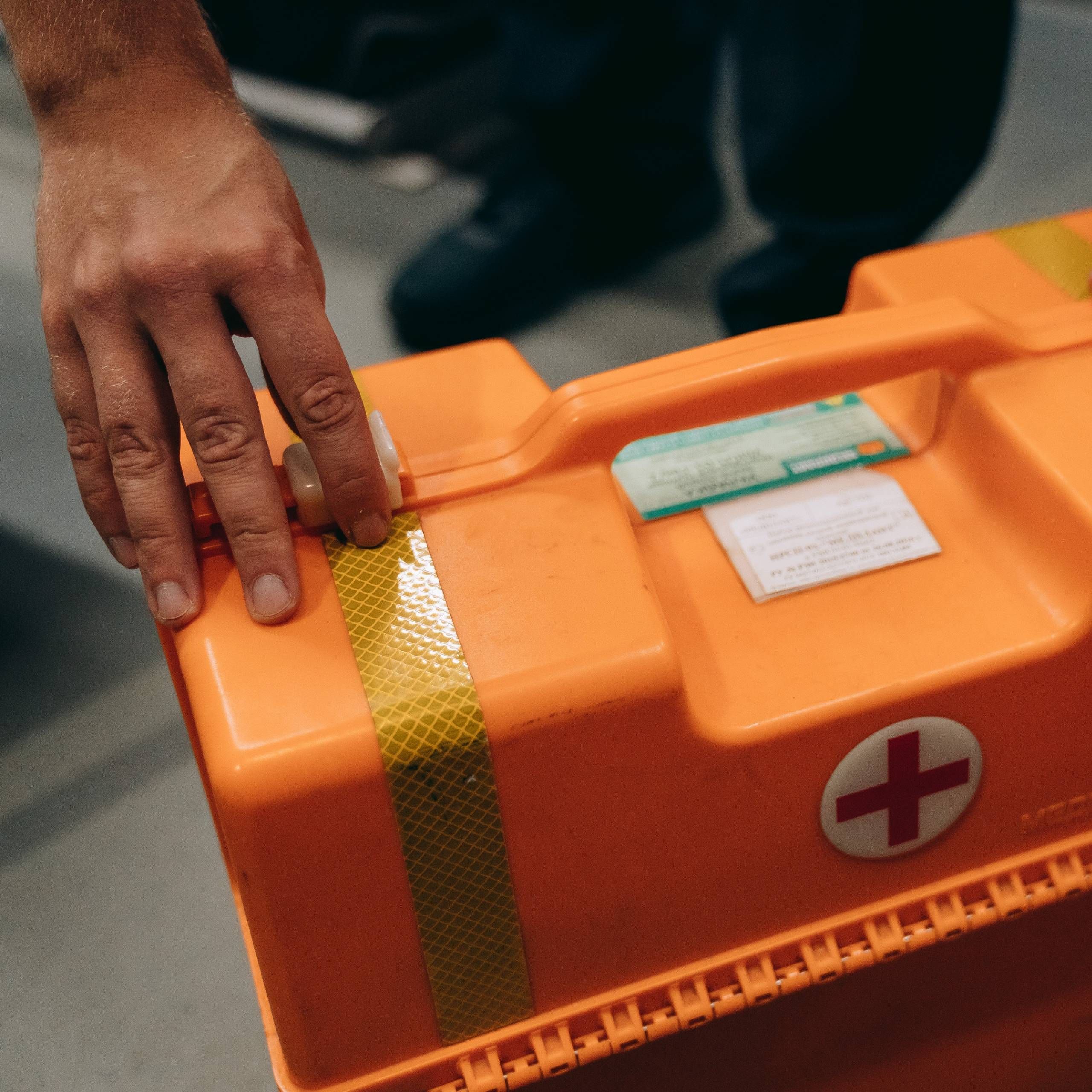 von Menschen und Pflastern - Erste Hilfe im Betrieb