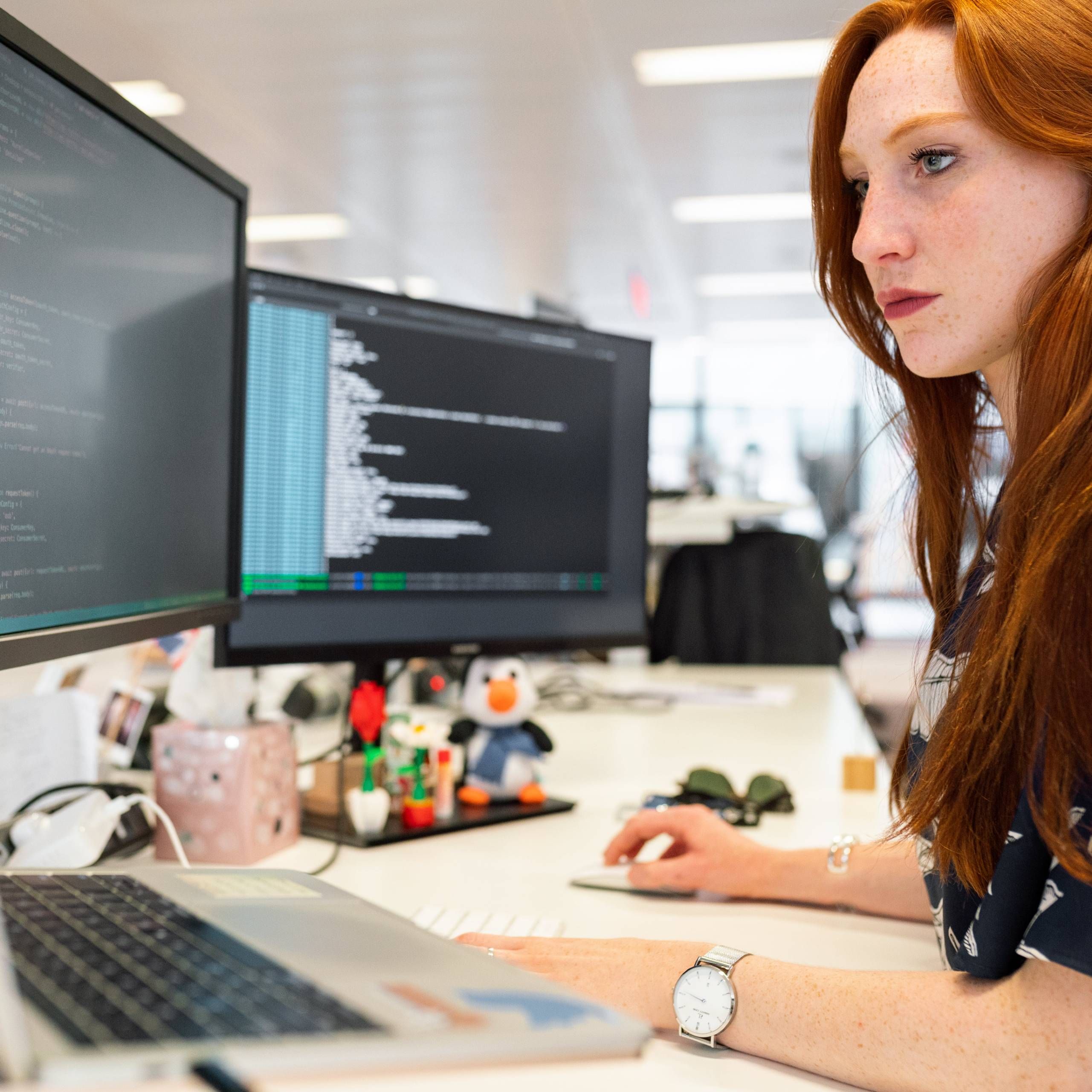 Rückenfreundlich durch den Arbeitstag: Die Kunst der Büroergonomie Teil 2