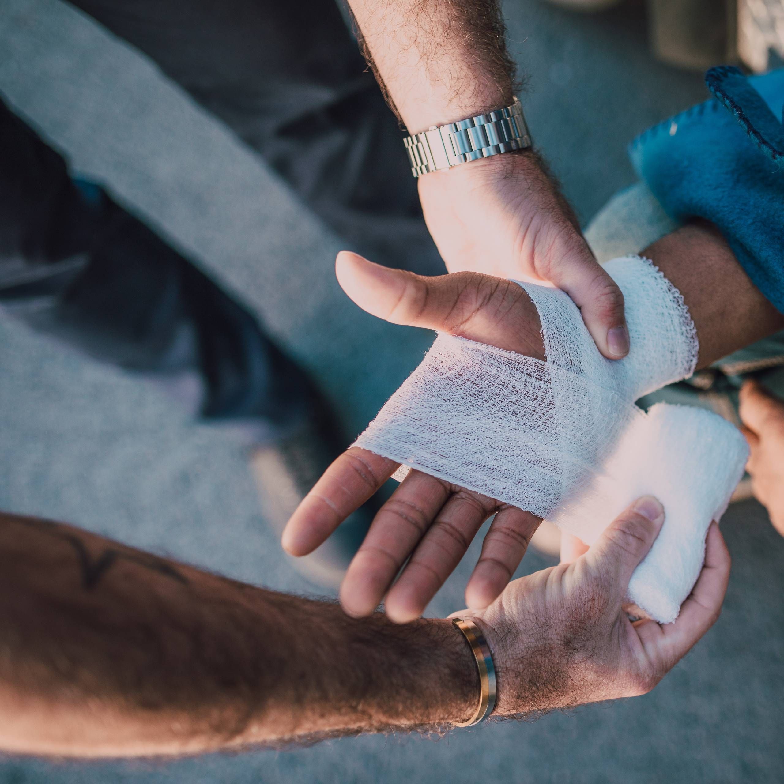 Handeln und Helfen - Maßnahmen der Ersten Hilfe