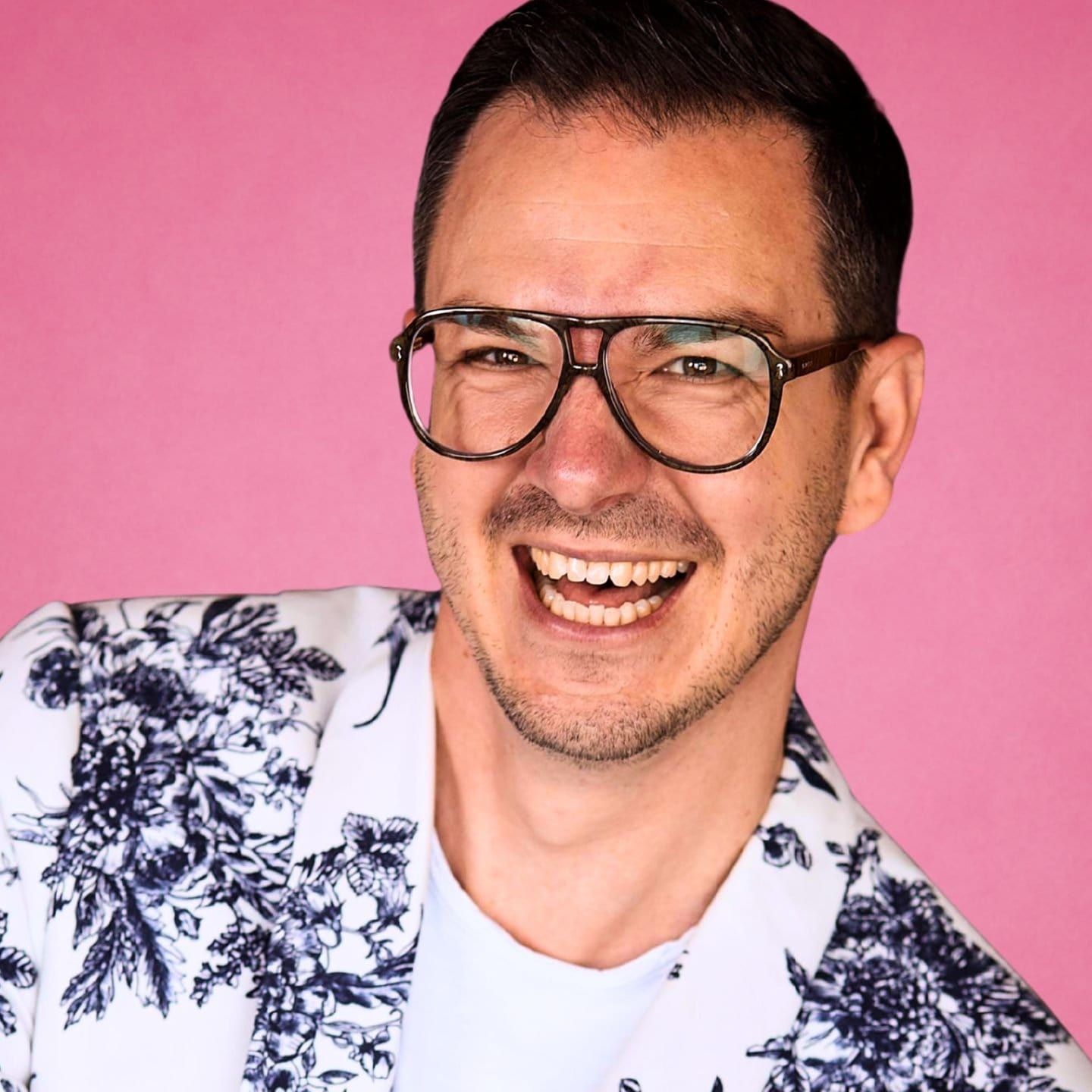 Christian Behr – die bewegende Geschichte des Regenbogenpapis