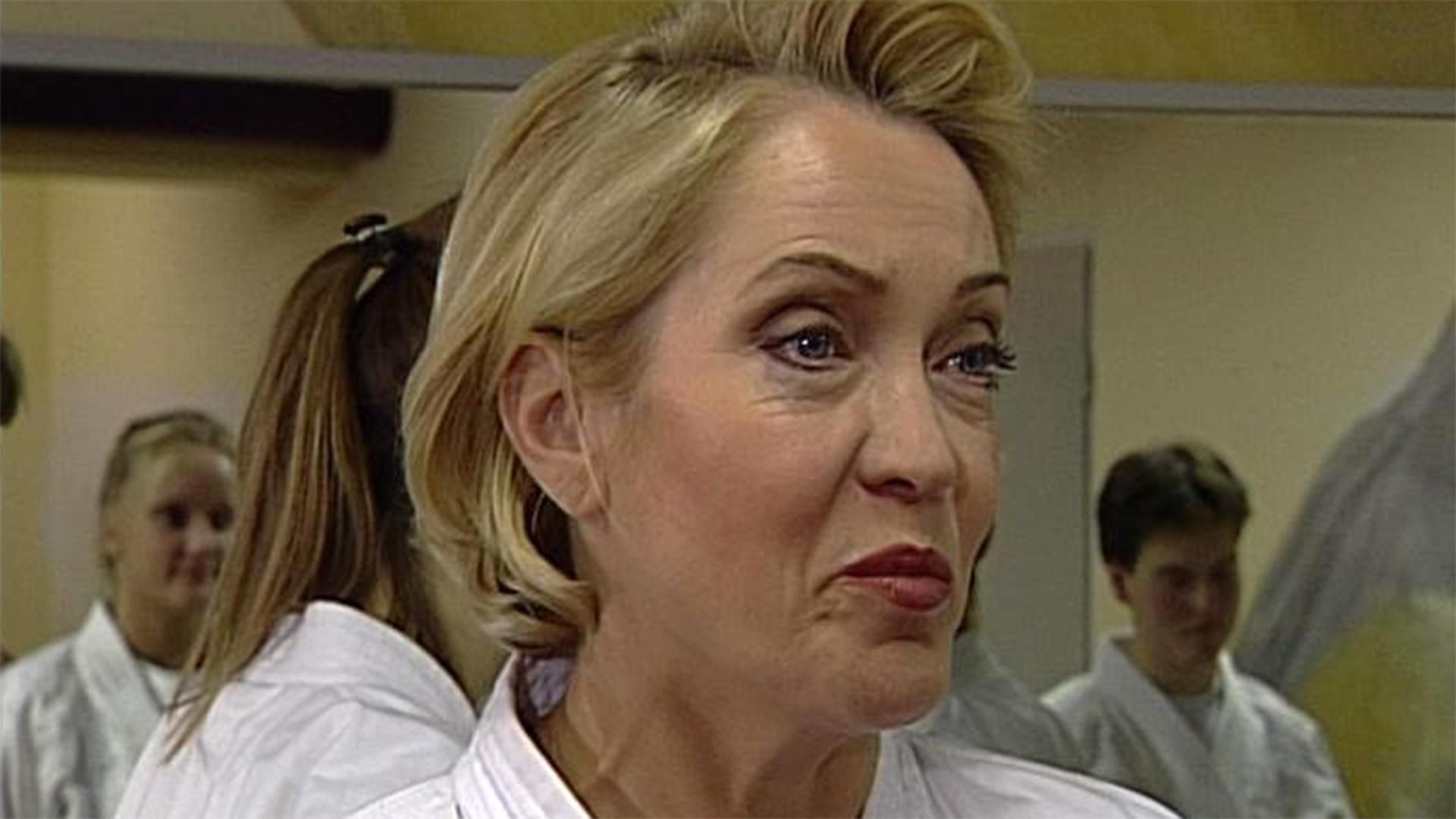 Elisabeth lernt Judith kennen und lädt sie spontan ein