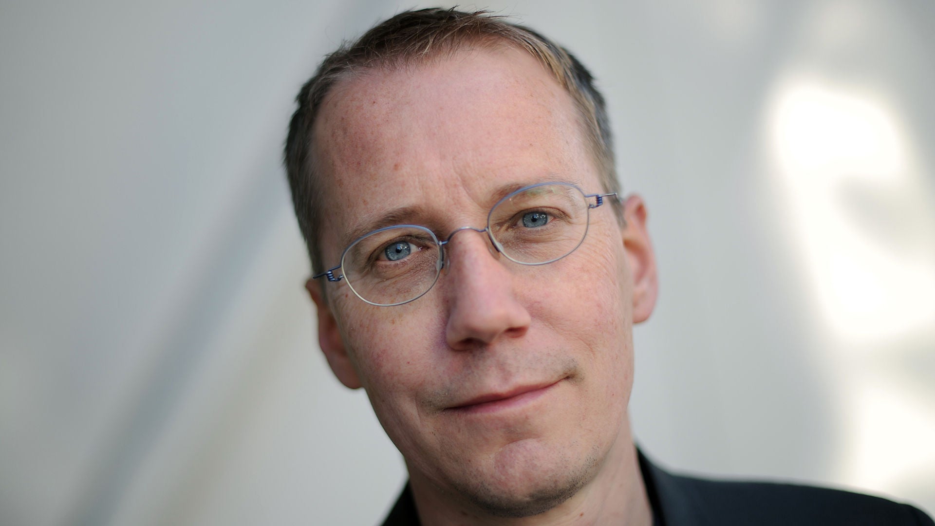 "Man muss sich die romantische Sicht des Schreibens abschminken" | Christoph Poschenrieder, ehemaliger Schriftsteller