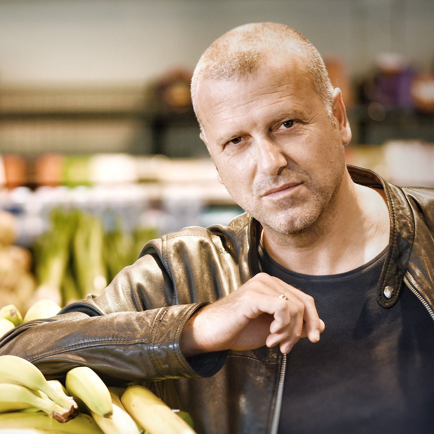 #3 Wie schreibt man einen Bestseller? Krimi-Autor Bernhard Aichner zu Gast beim „K“.