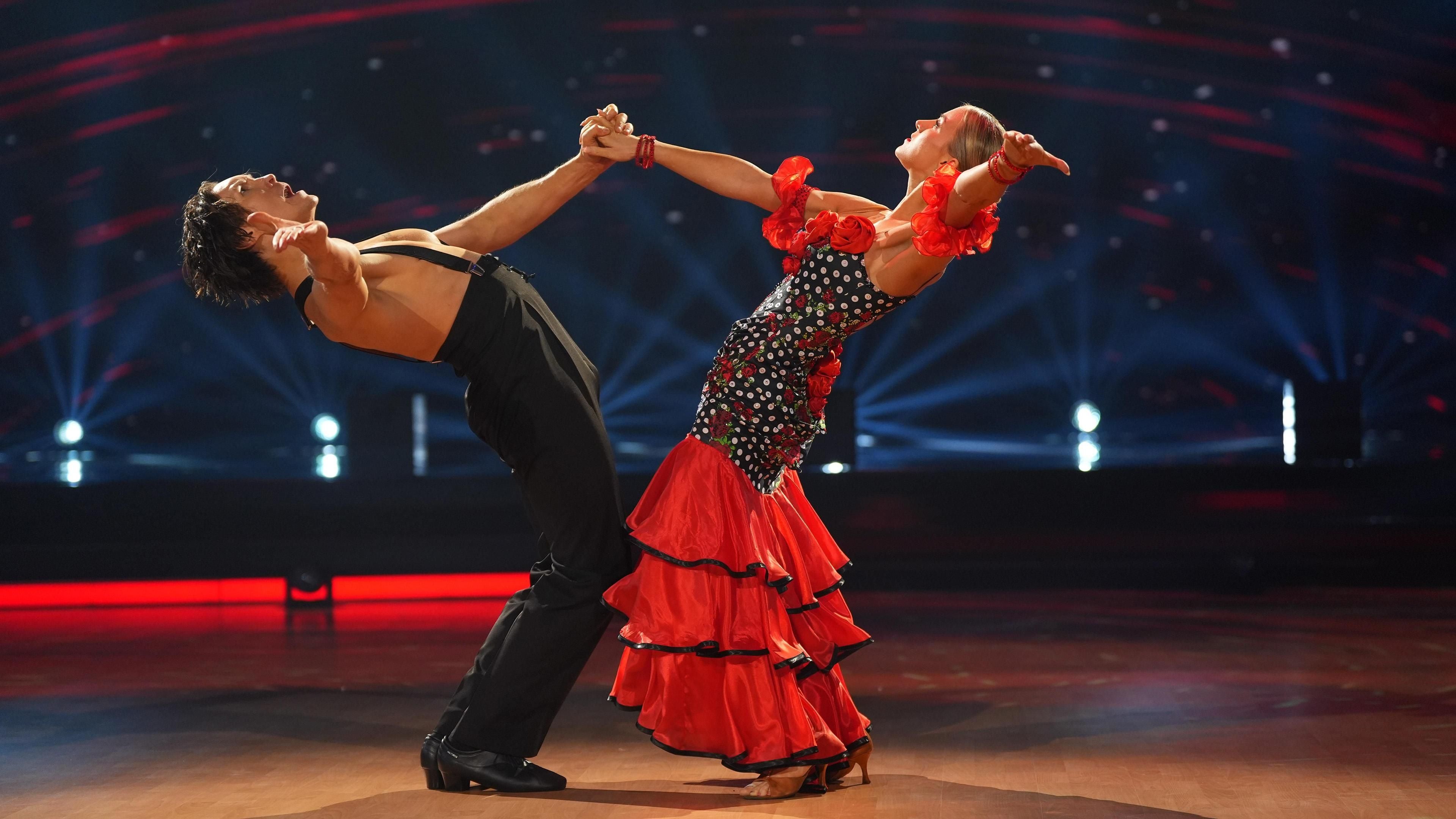 Show 8: Anna-Carina Woitschack