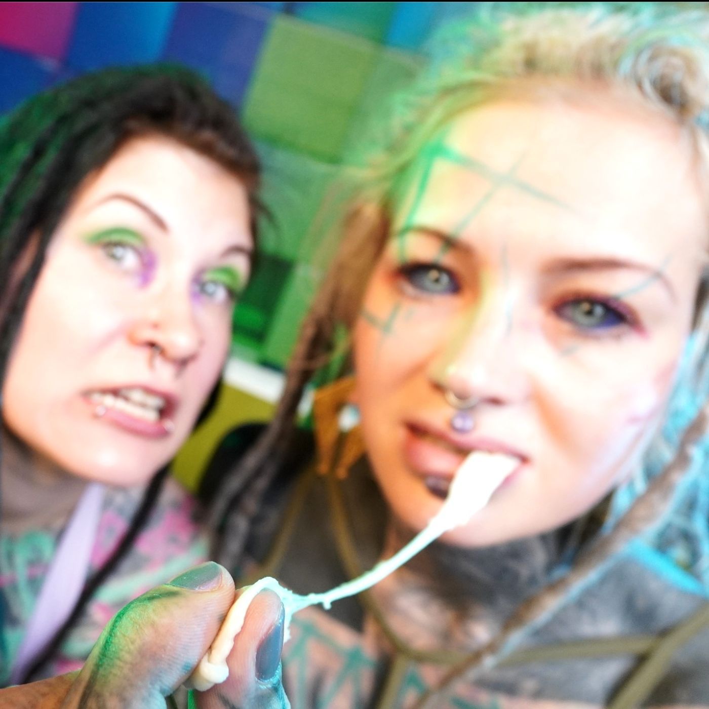 ASMR chewing gum (mukbang)