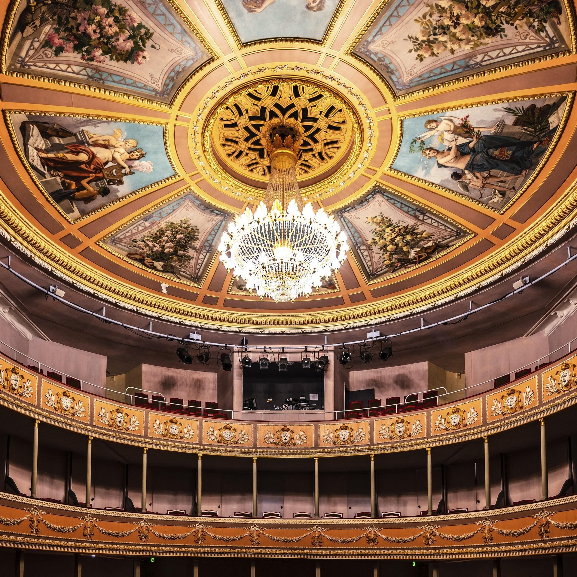 Musentempel oder Wohnzimmer – Wie sieht die Zukunft der Stadttheater aus?