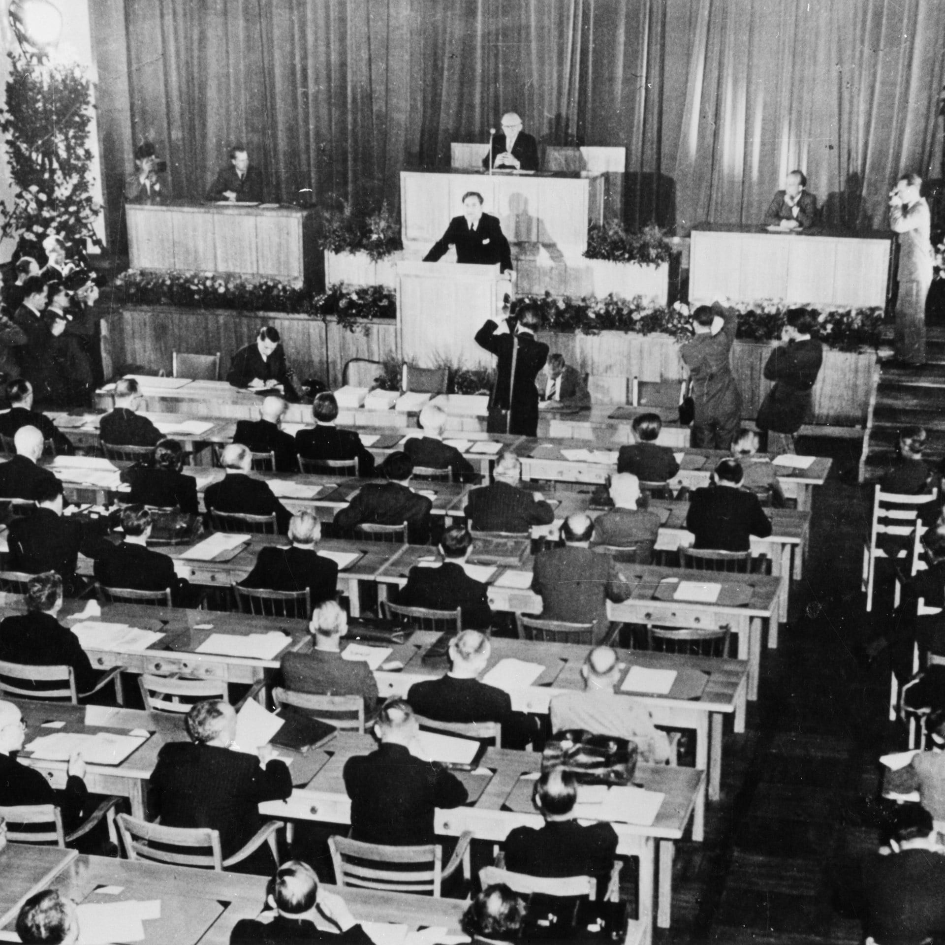 Wozu „Grundgesetz“ und „Verfassungsgericht“? Carlo Schmid und Adolf Süsterhenn im Parlamentarischen Rat | 8.9.1948