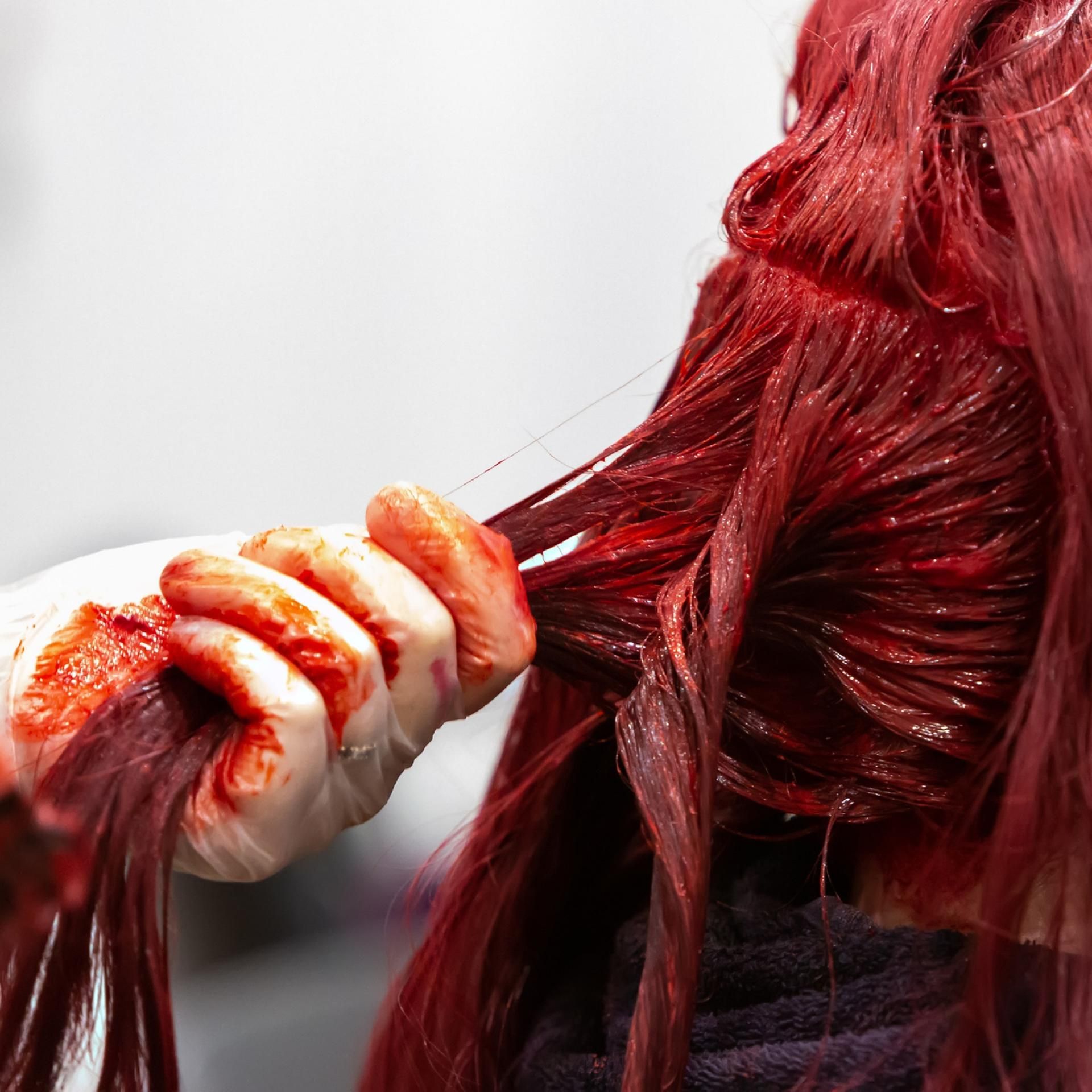 "Solveigs Salon: Rot 7.76" - Krimi-Hörspiel: Eine Friseurin ermittelt