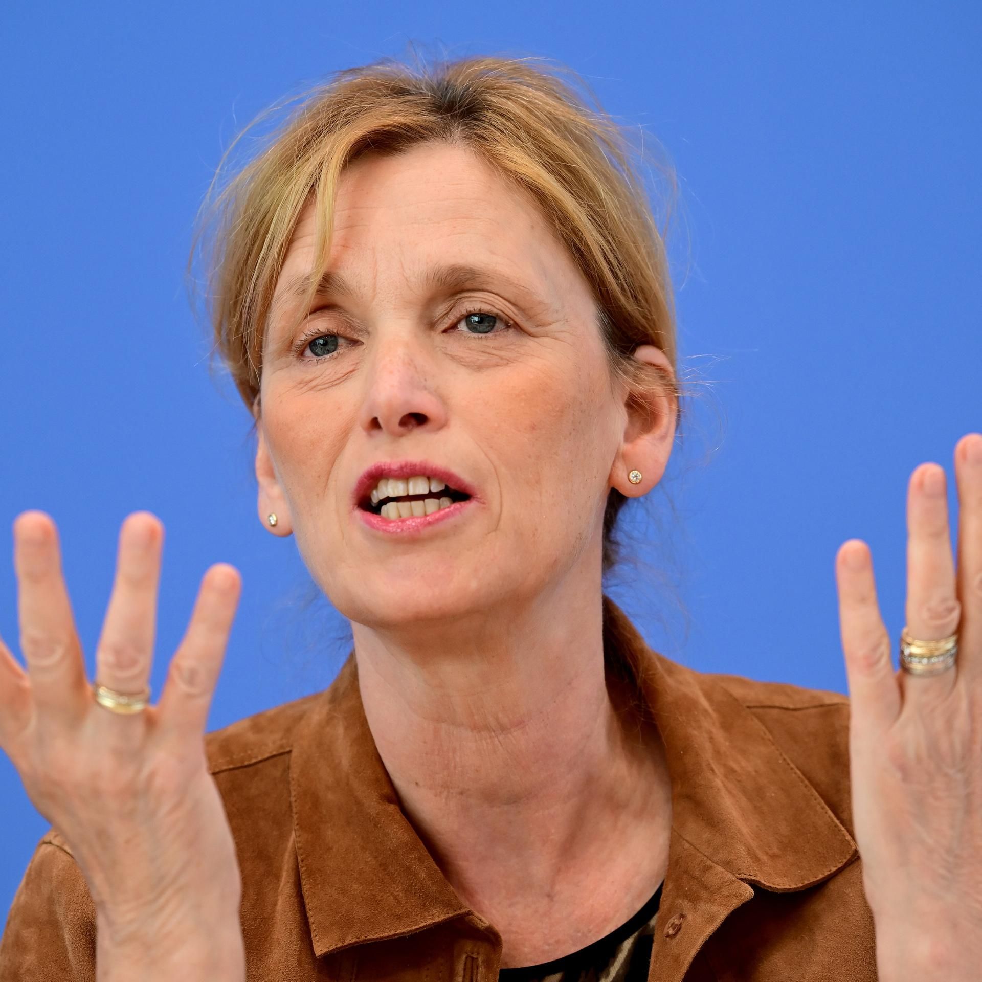 Elterngeld - Trifft die Kürzungspolitik Familien besonders hart?