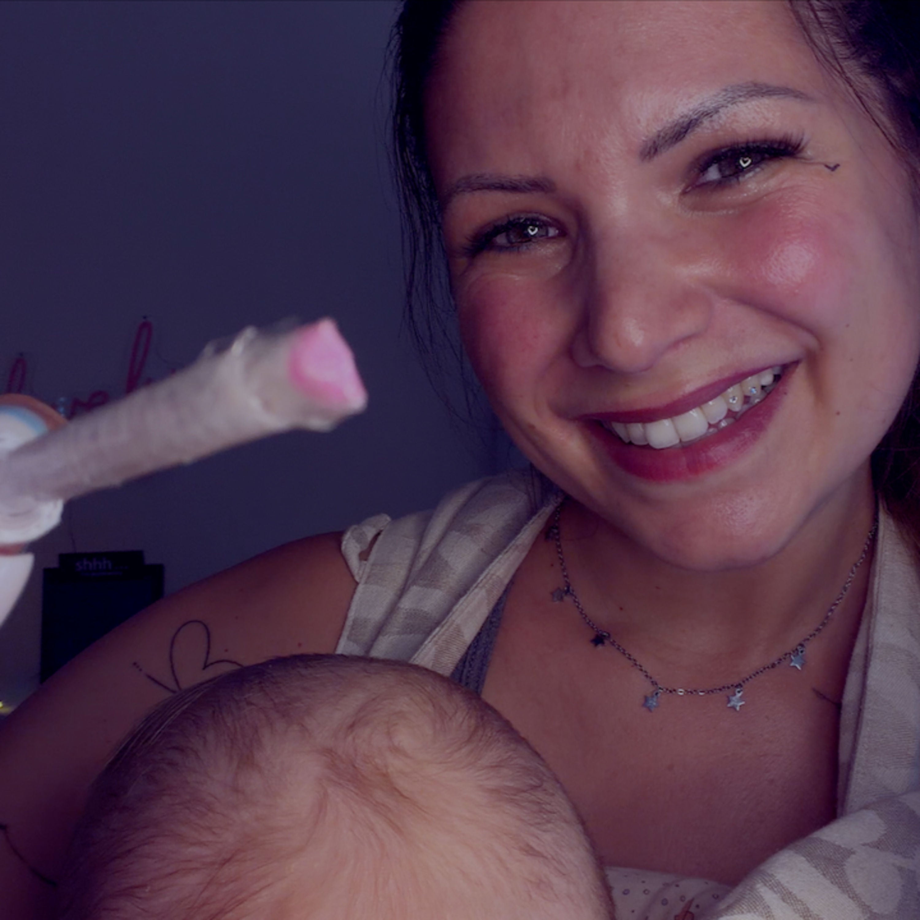 ASMR Makeup und Fotoshooting während du im Bett liegst