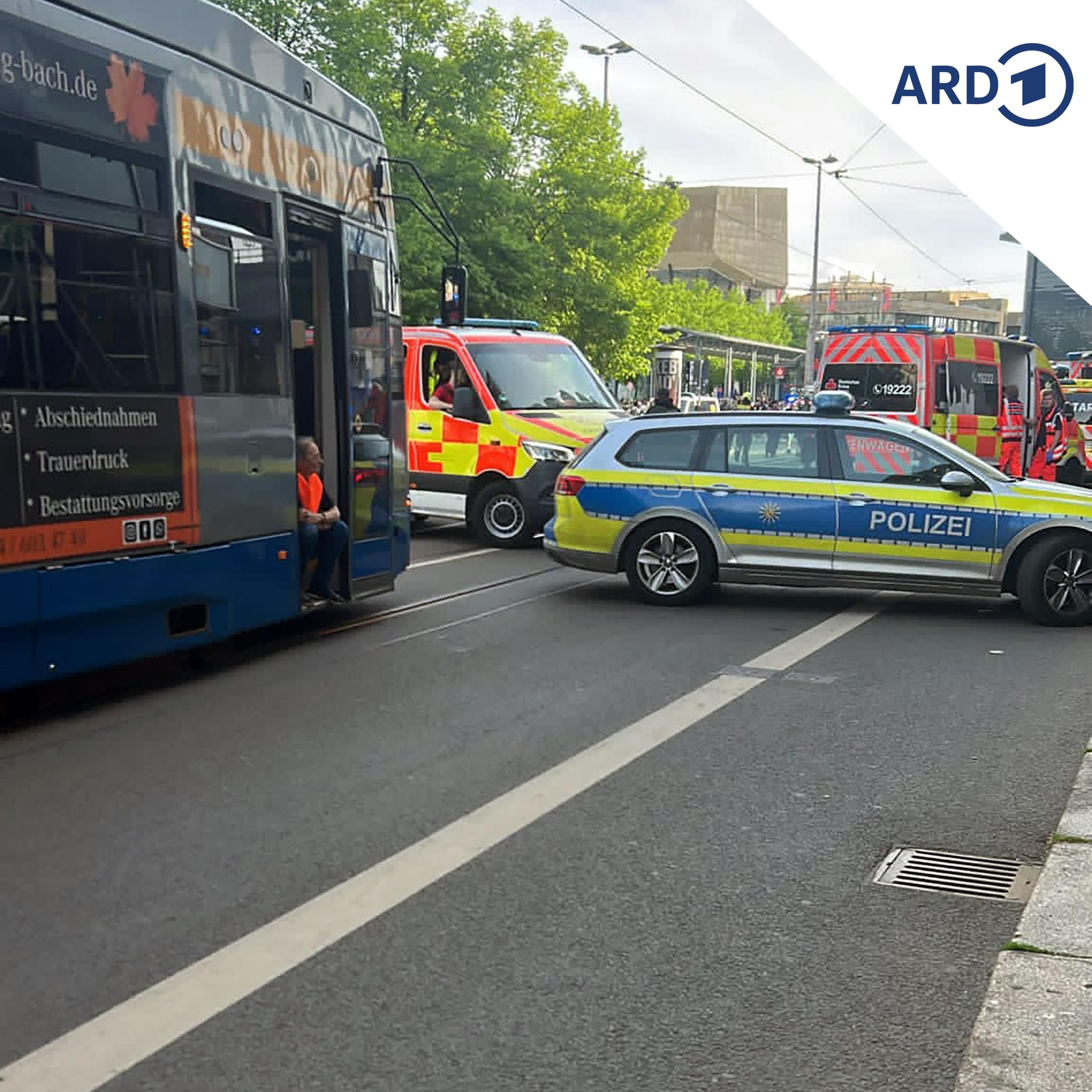 Leipzig: Auto fährt in Menschenmenge