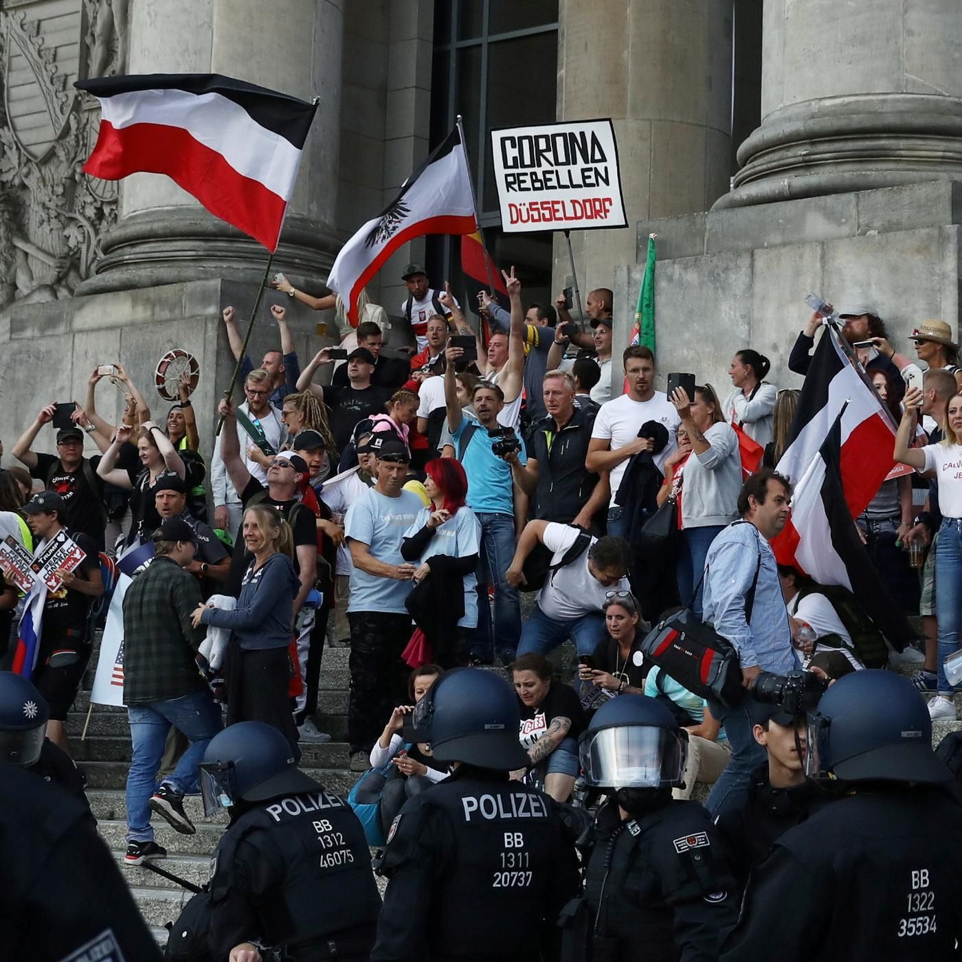 Polizei bei Corona-Demos: Harte Linie oder ausgestreckte Hand?