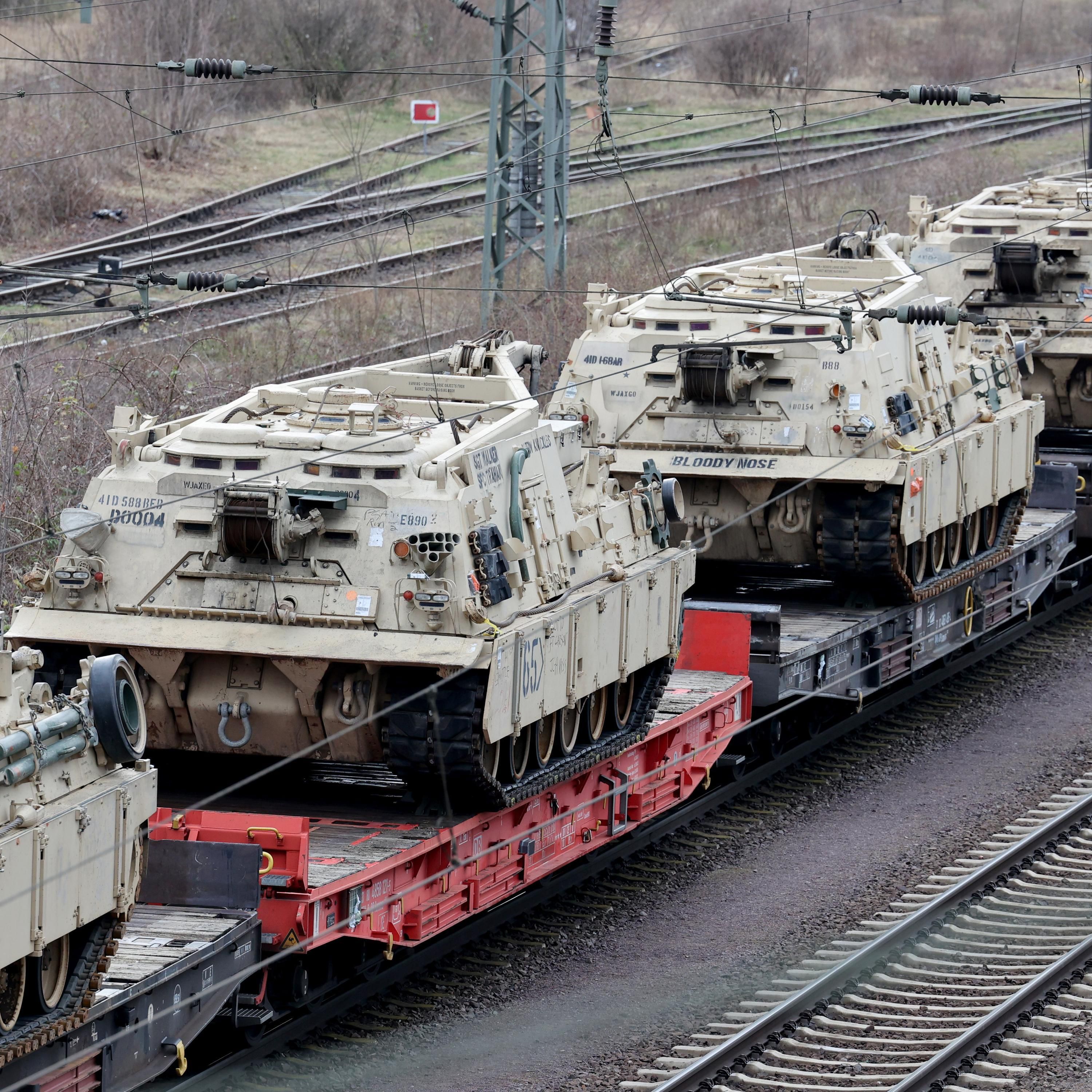 Eine US-Kaserne in Wiesbaden verteilt Panzer an die Ukraine