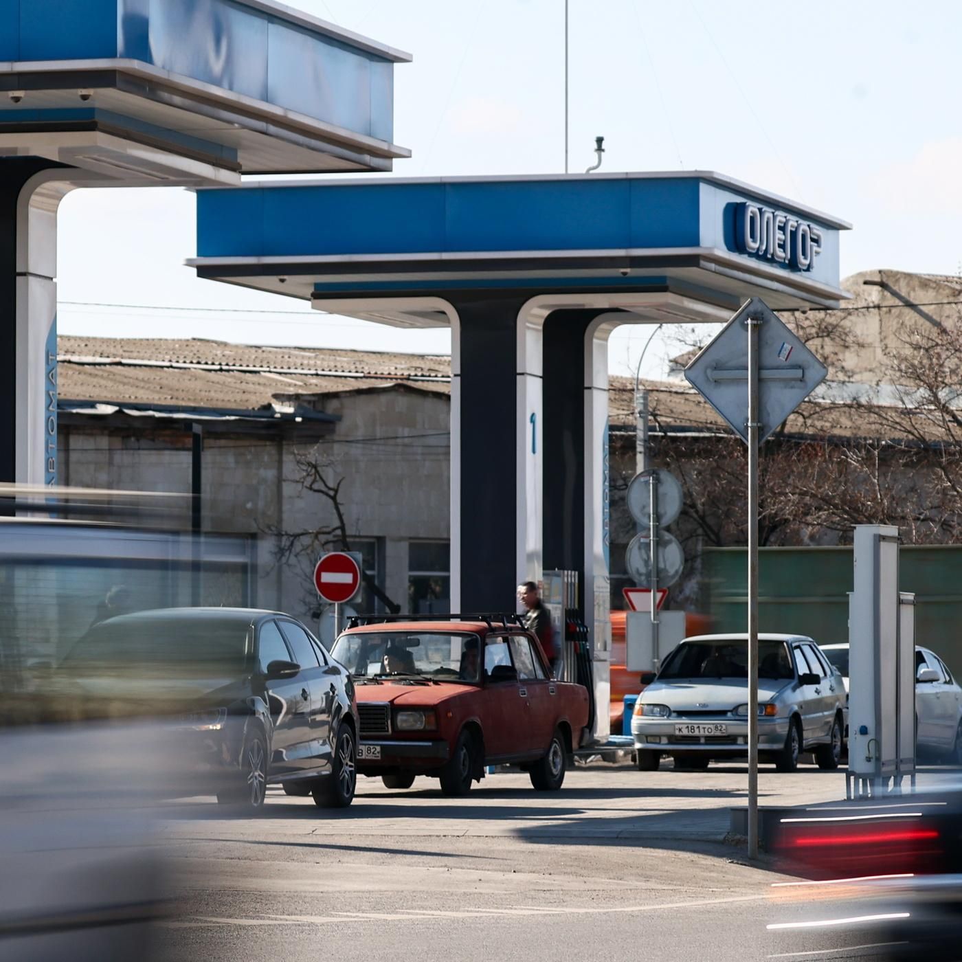 Leere Tankstellen? Russische Regionen melden Kraftstoffkrise