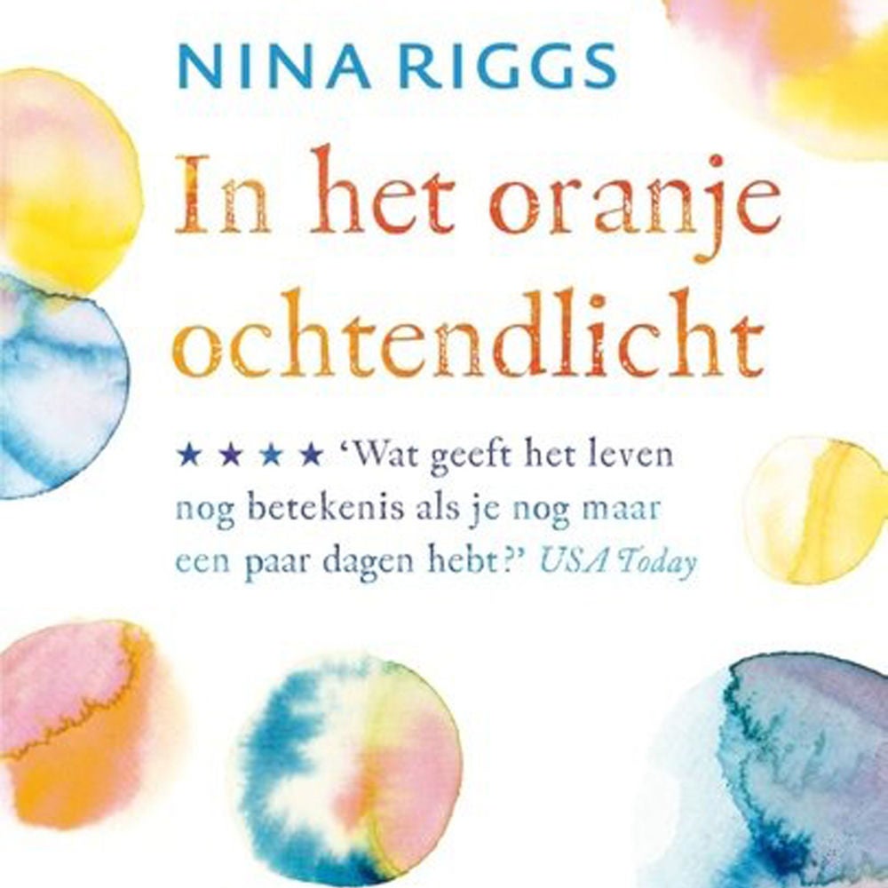 In het oranje ochtendlicht