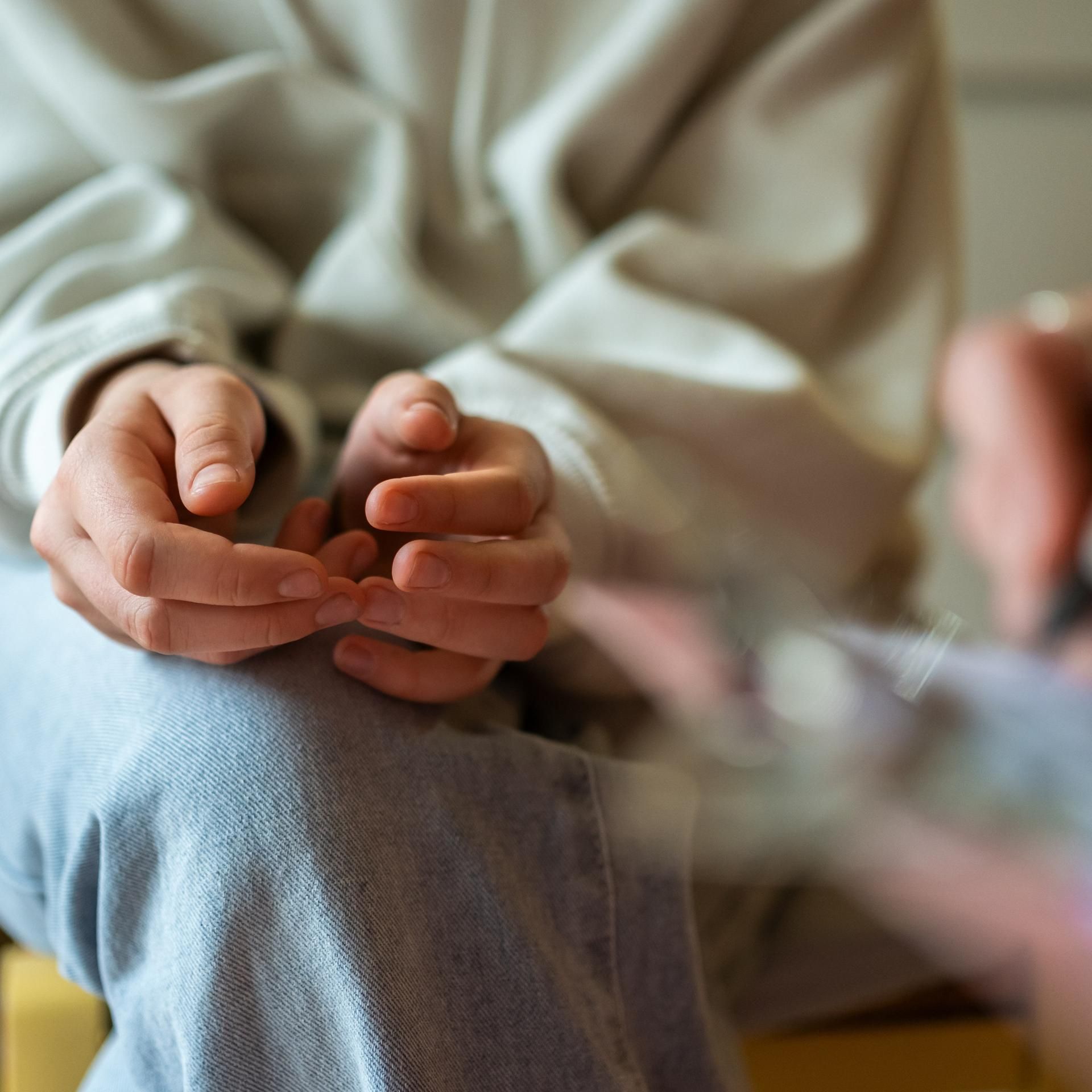 Spardruck bei Therapie - Warum Psychotherapeuten Alarm schlagen