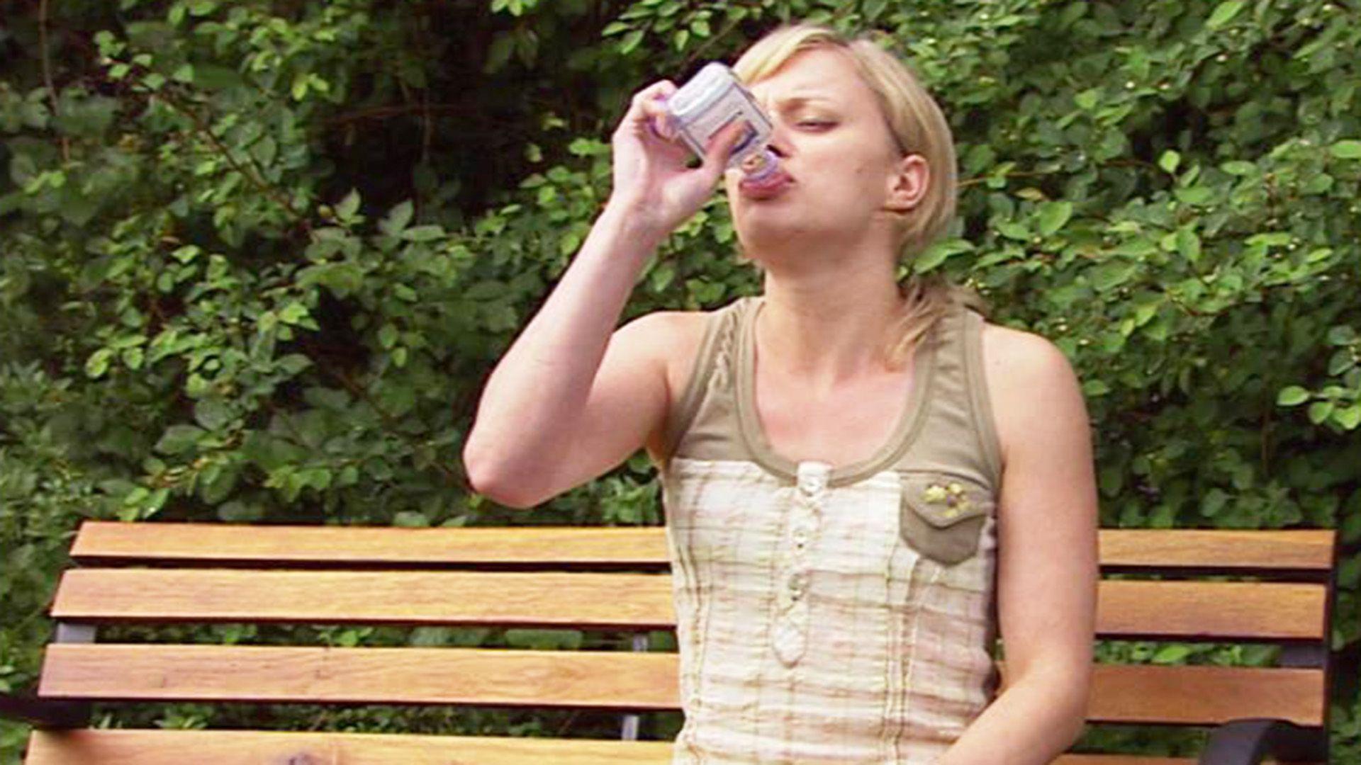 Lena täuscht ihren Selbstmord vor