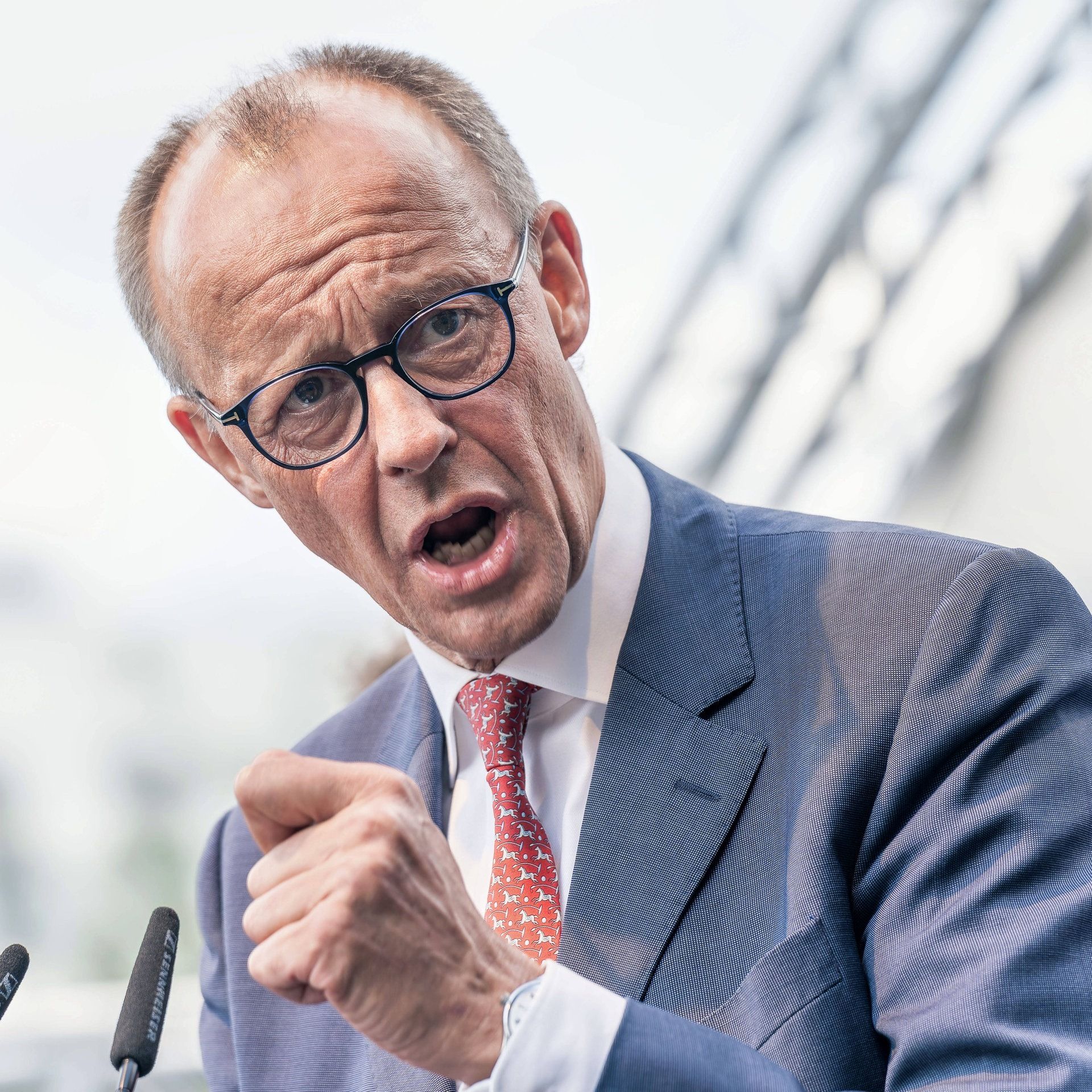 Viele Zahlen, wenig Gefühl – Warum erreicht die Politik die Menschen nicht?