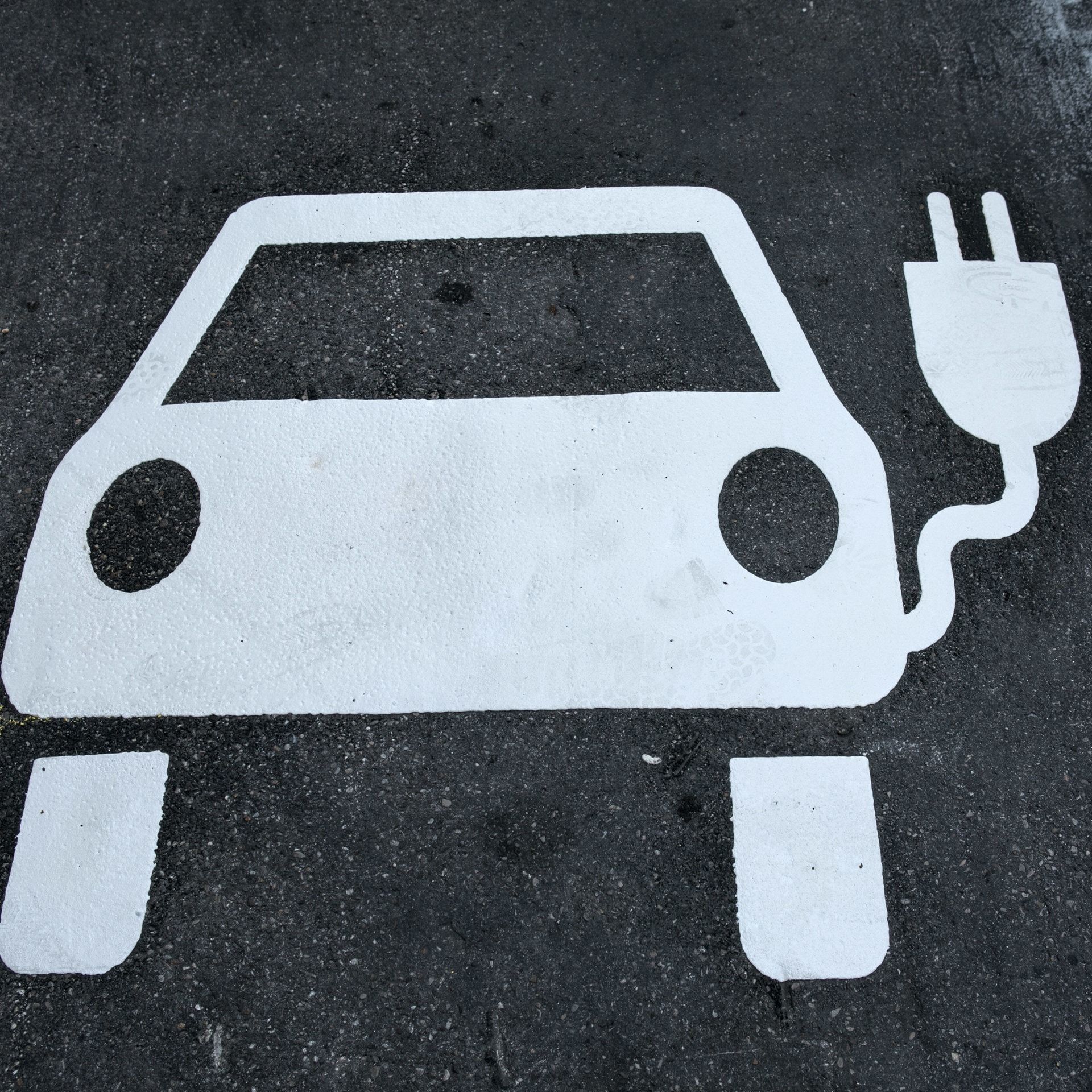 Irankrieg und Kaufprämie – Wie nachhaltig ist der E-Auto-Boom?