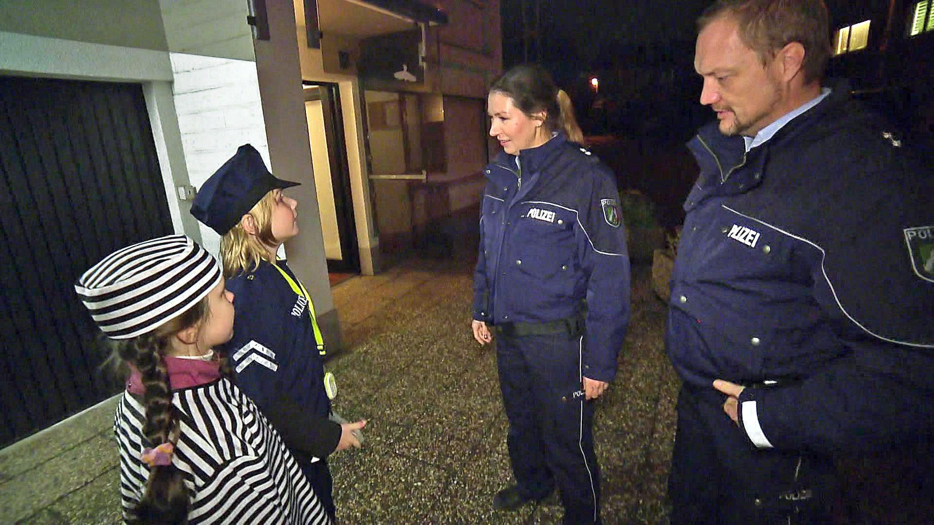 Kleiner Polizist fordert Verstärkung an