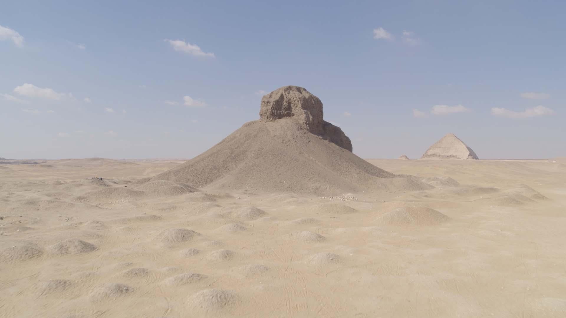 Die Schwarze Pyramide: verborgener Megabau