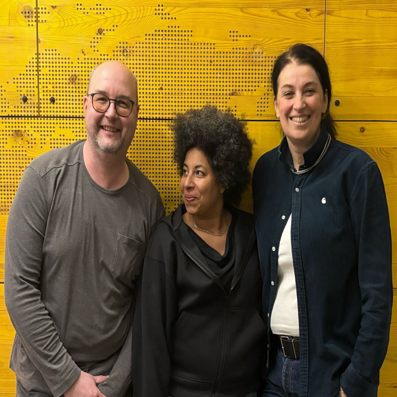 #012 Jenseits des Algorithmus mit Caro und Catharina