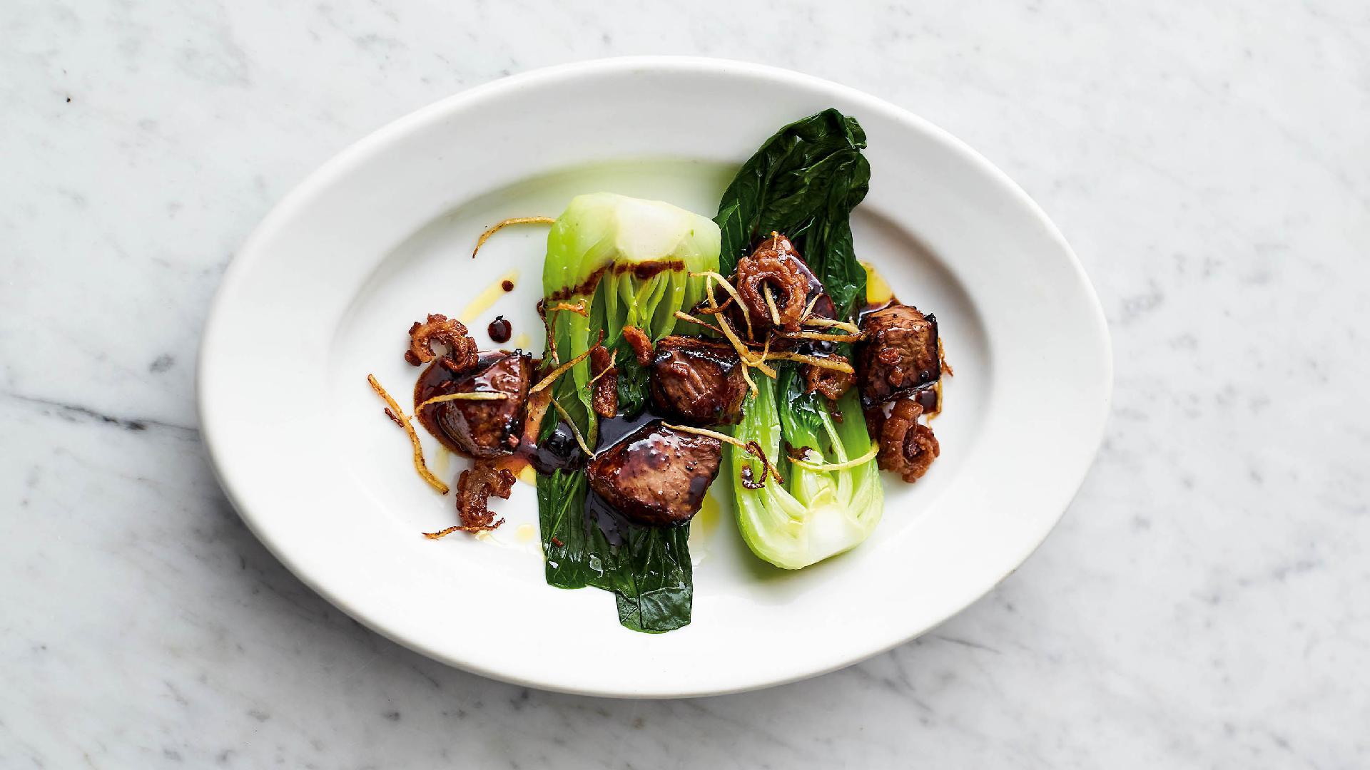 Rindfleisch mit Pak Choi, Tintenfisch mit Avocado und mehr
