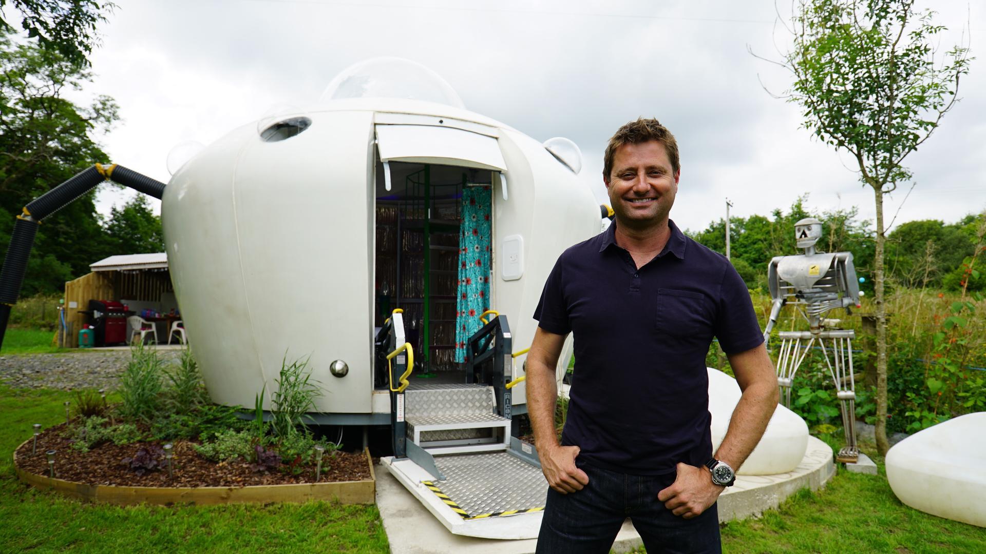 Surferbus und UFO-Camping