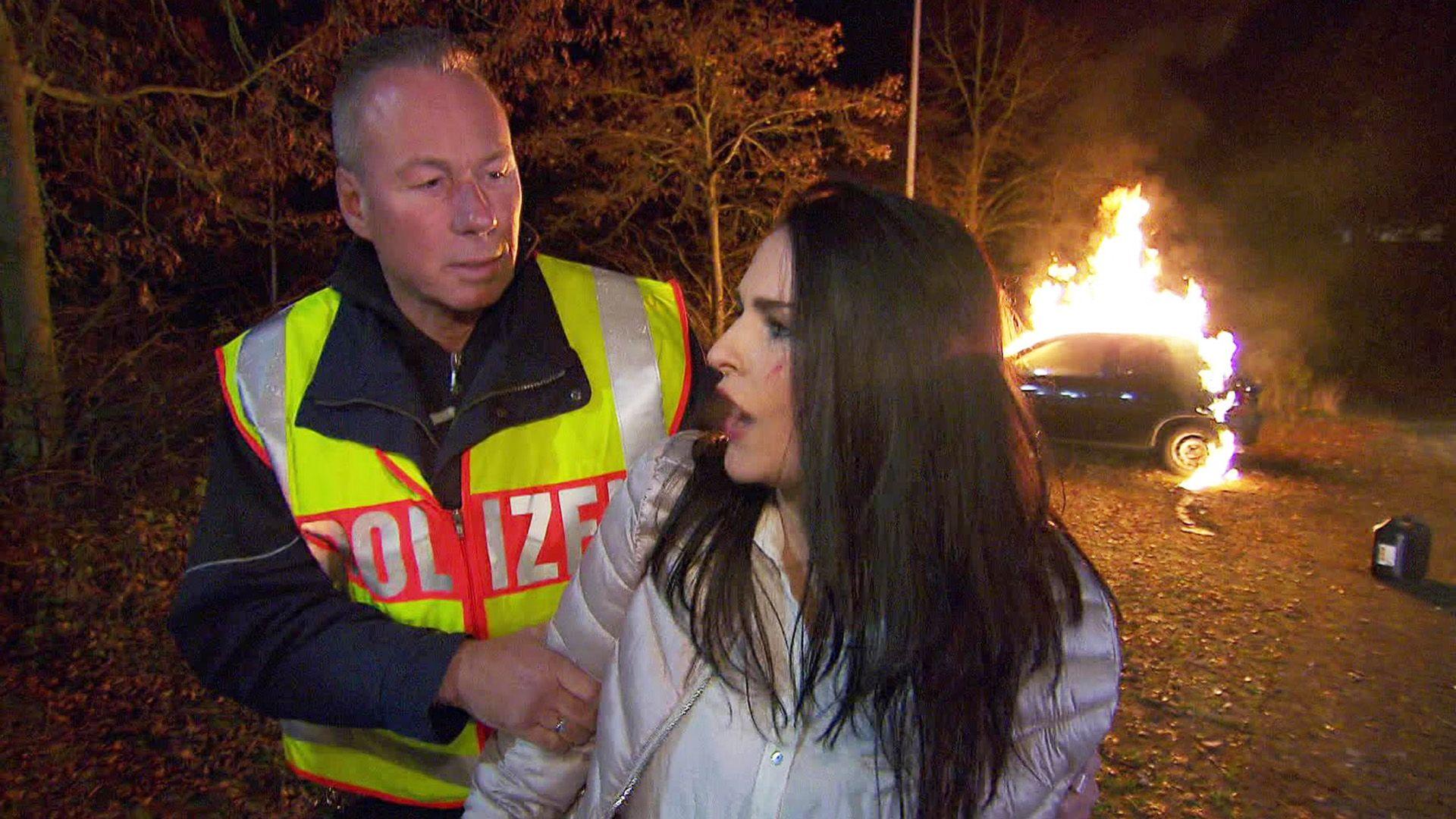 Eifersüchtige Frau setzt Pkw in Brand