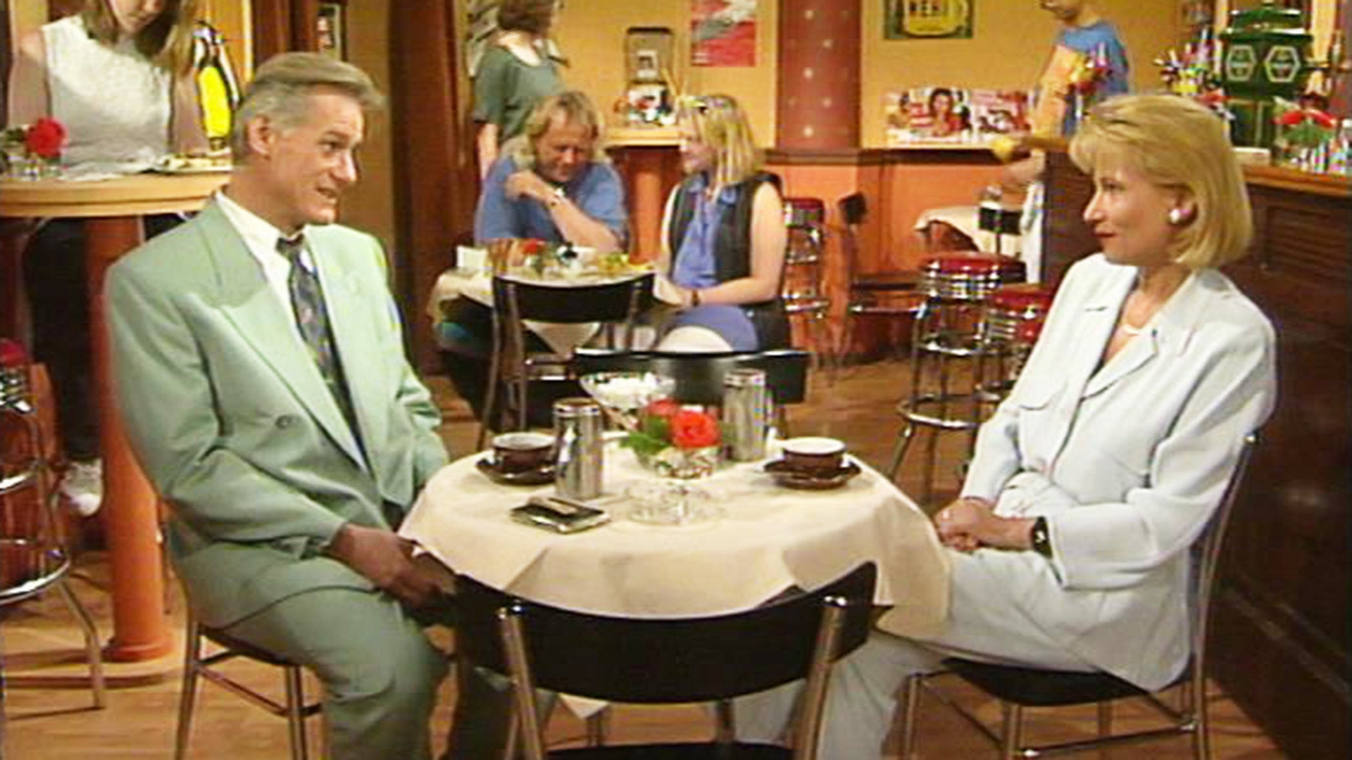 Die Beziehung von Clemens und Vera entspannt sich